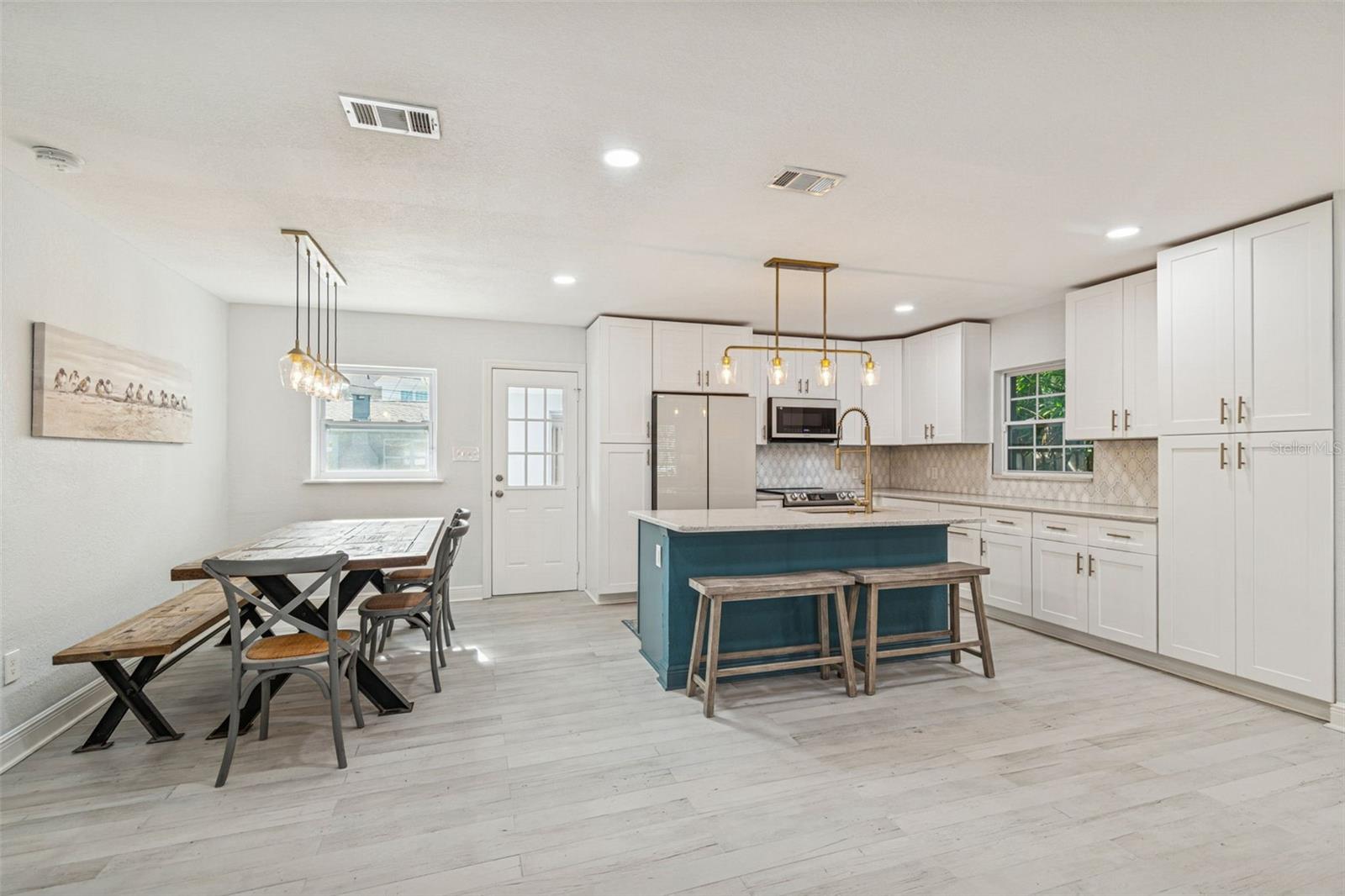 Image 27 of 97 For 120 19th Avenue N