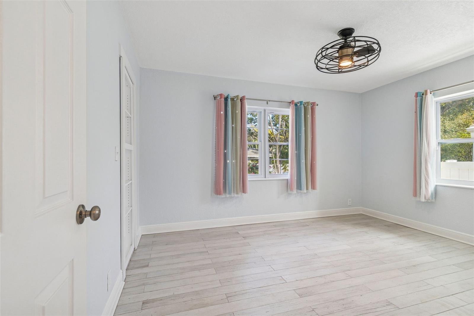 Image 32 of 97 For 120 19th Avenue N