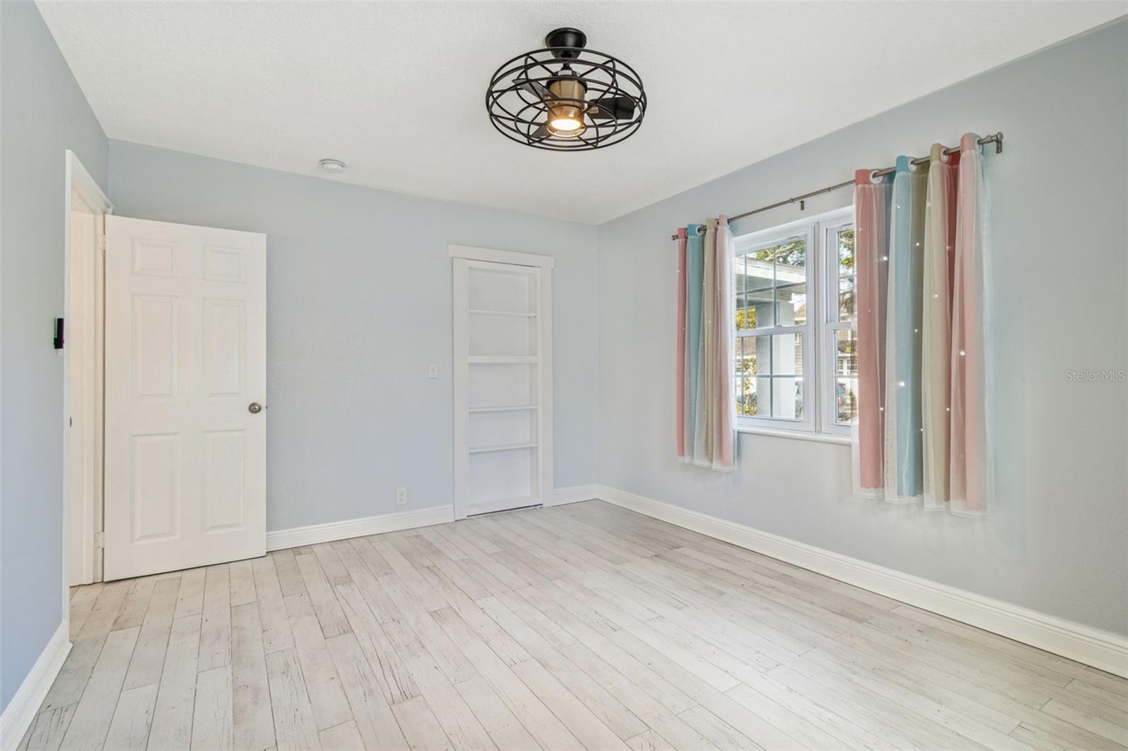 Image 35 of 97 For 120 19th Avenue N