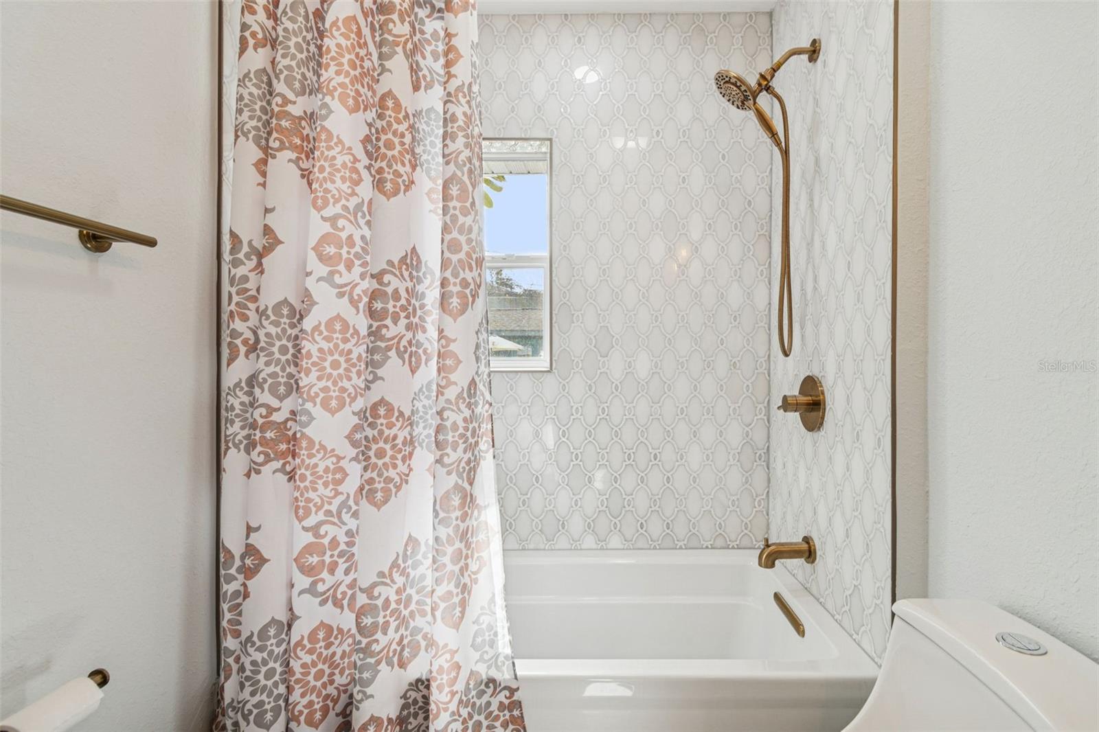 Image 38 of 97 For 120 19th Avenue N