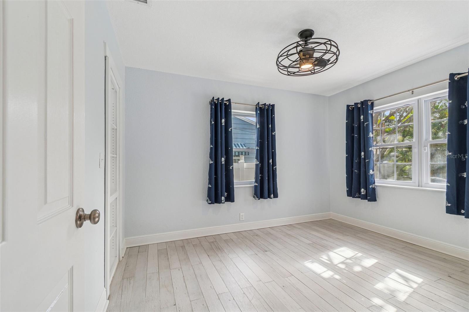 Image 40 of 97 For 120 19th Avenue N