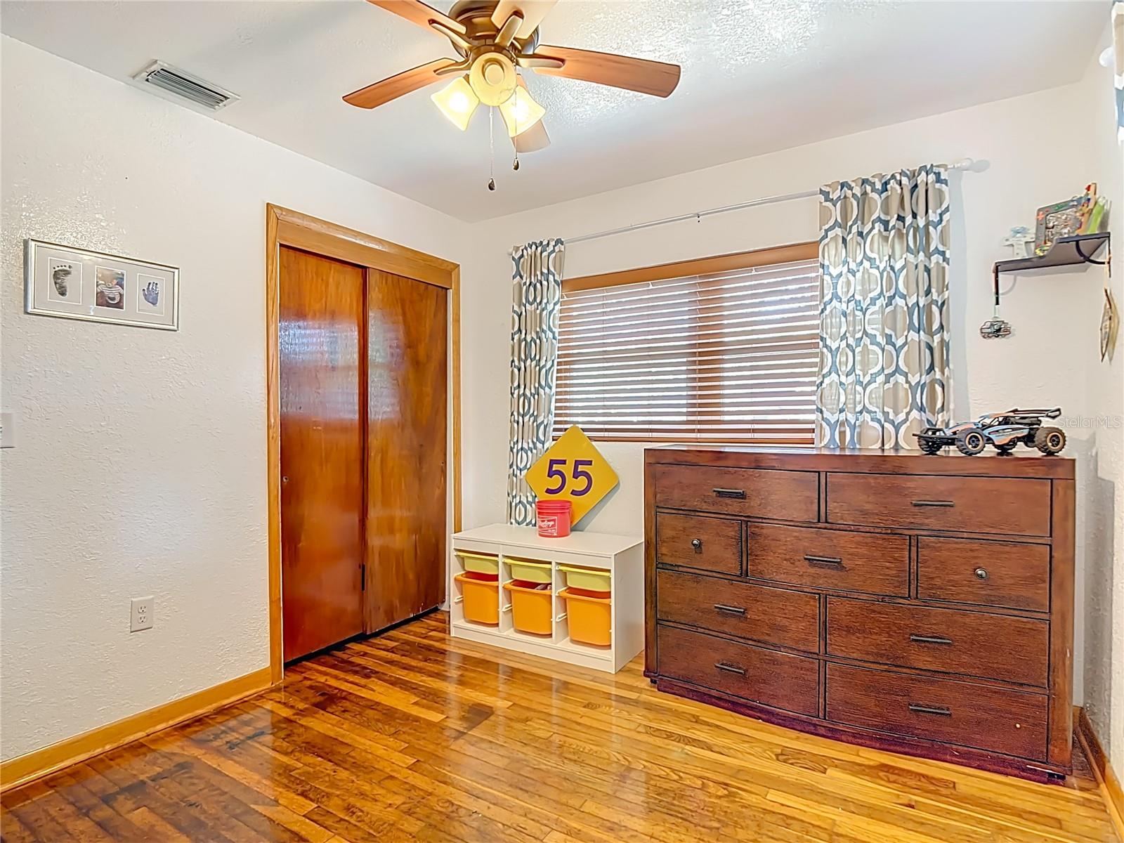 Image 20 of 33 For 708 Vermont Street