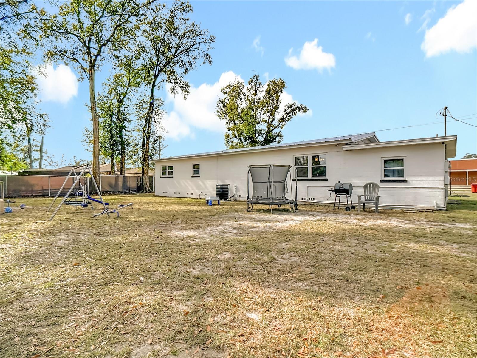 Image 28 of 33 For 708 Vermont Street