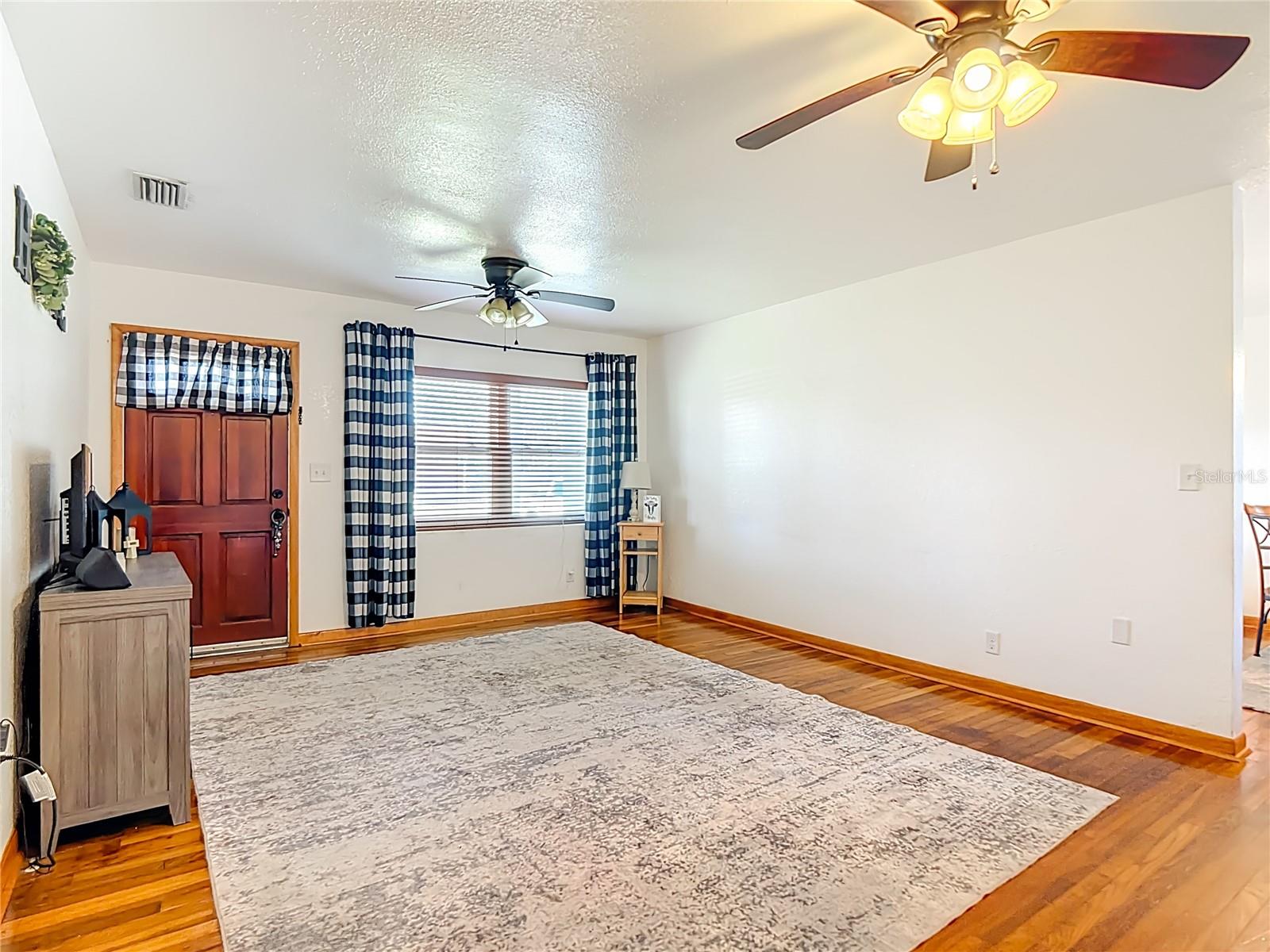 Image 6 of 33 For 708 Vermont Street