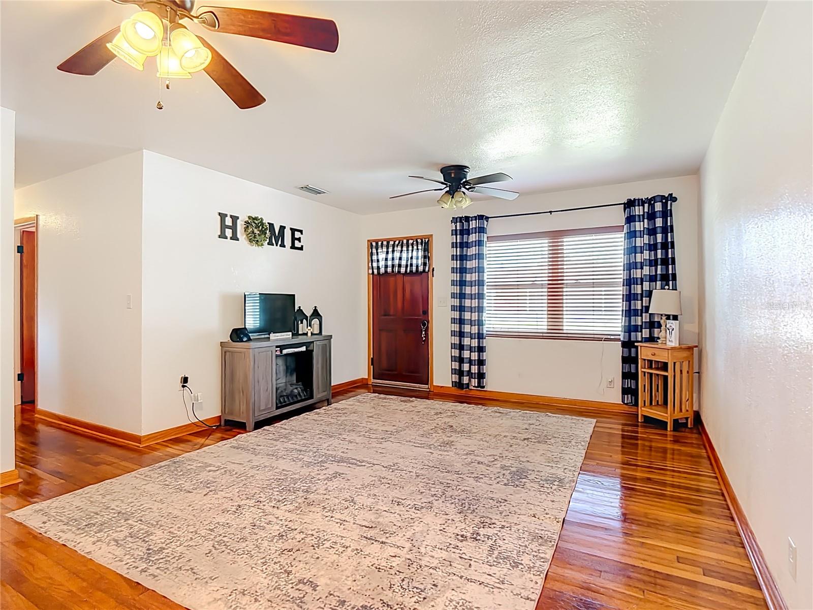 Image 7 of 33 For 708 Vermont Street