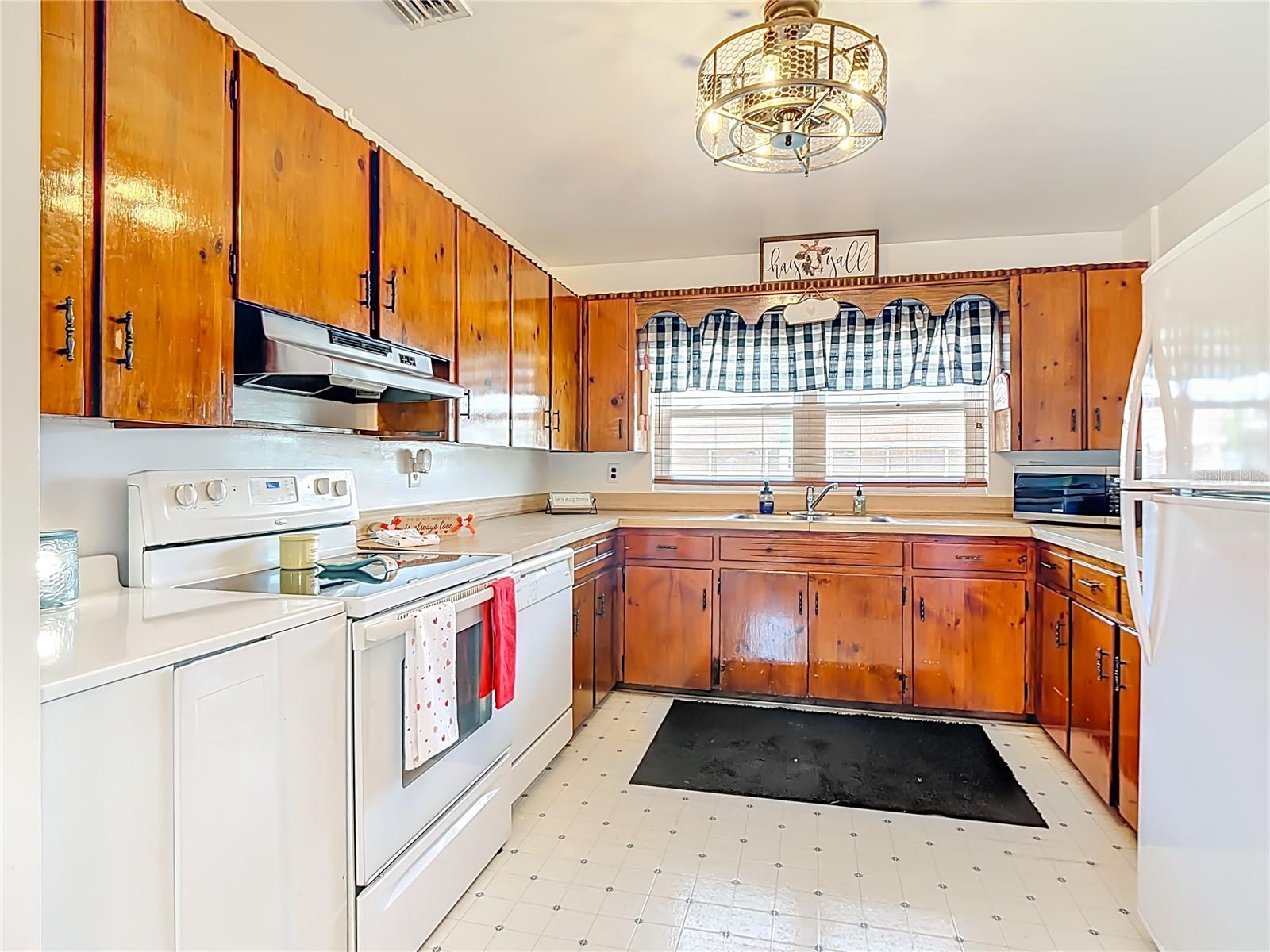 Image 9 of 33 For 708 Vermont Street