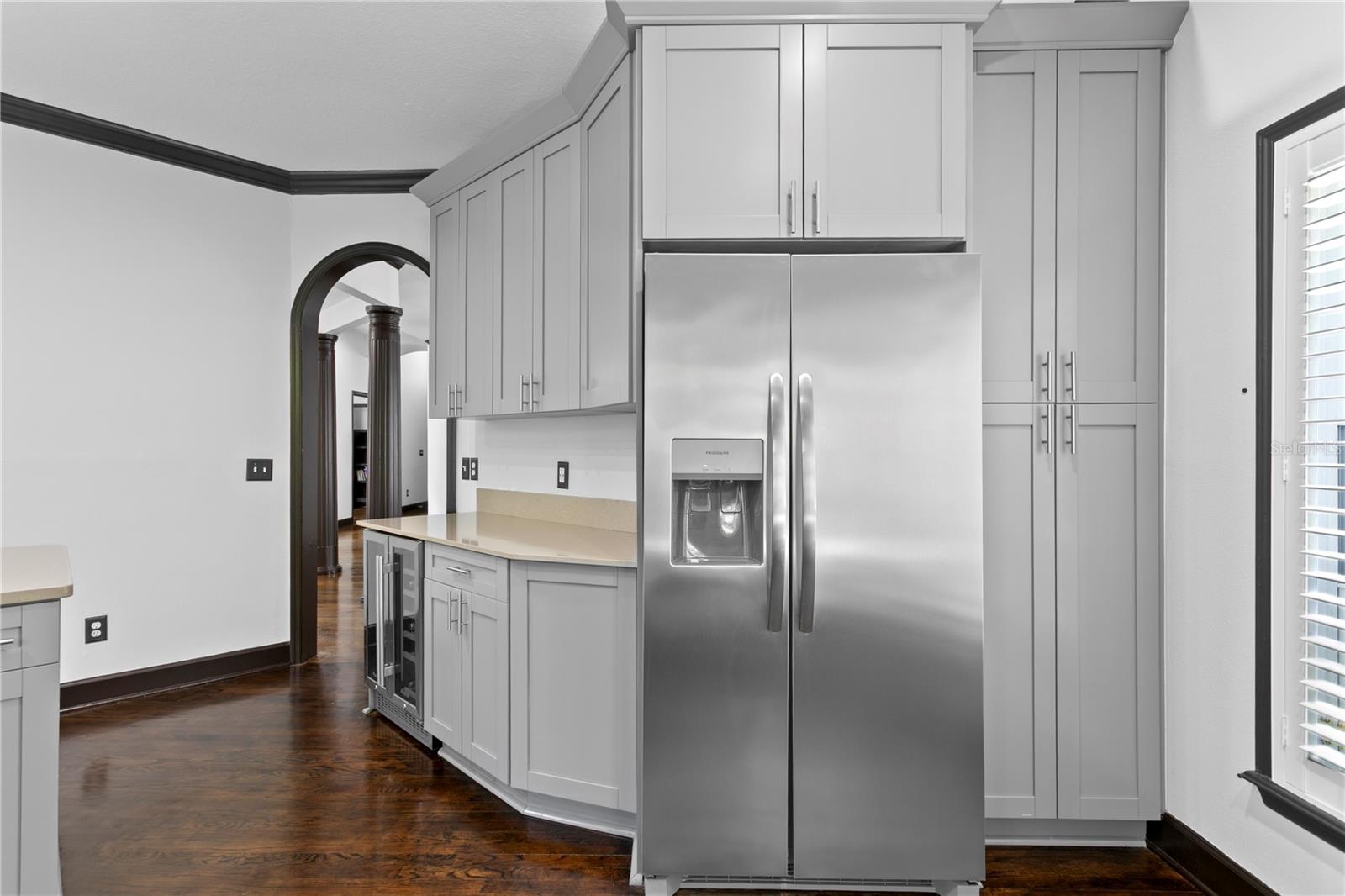 Listing photo id 22 for 3821 Santiago Street