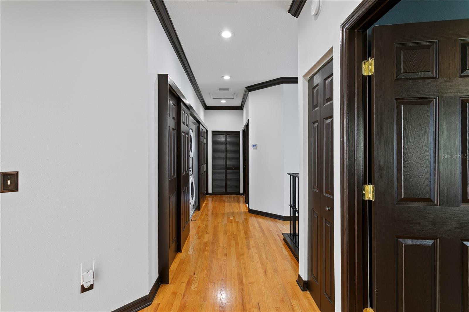 Listing photo id 44 for 3821 Santiago Street