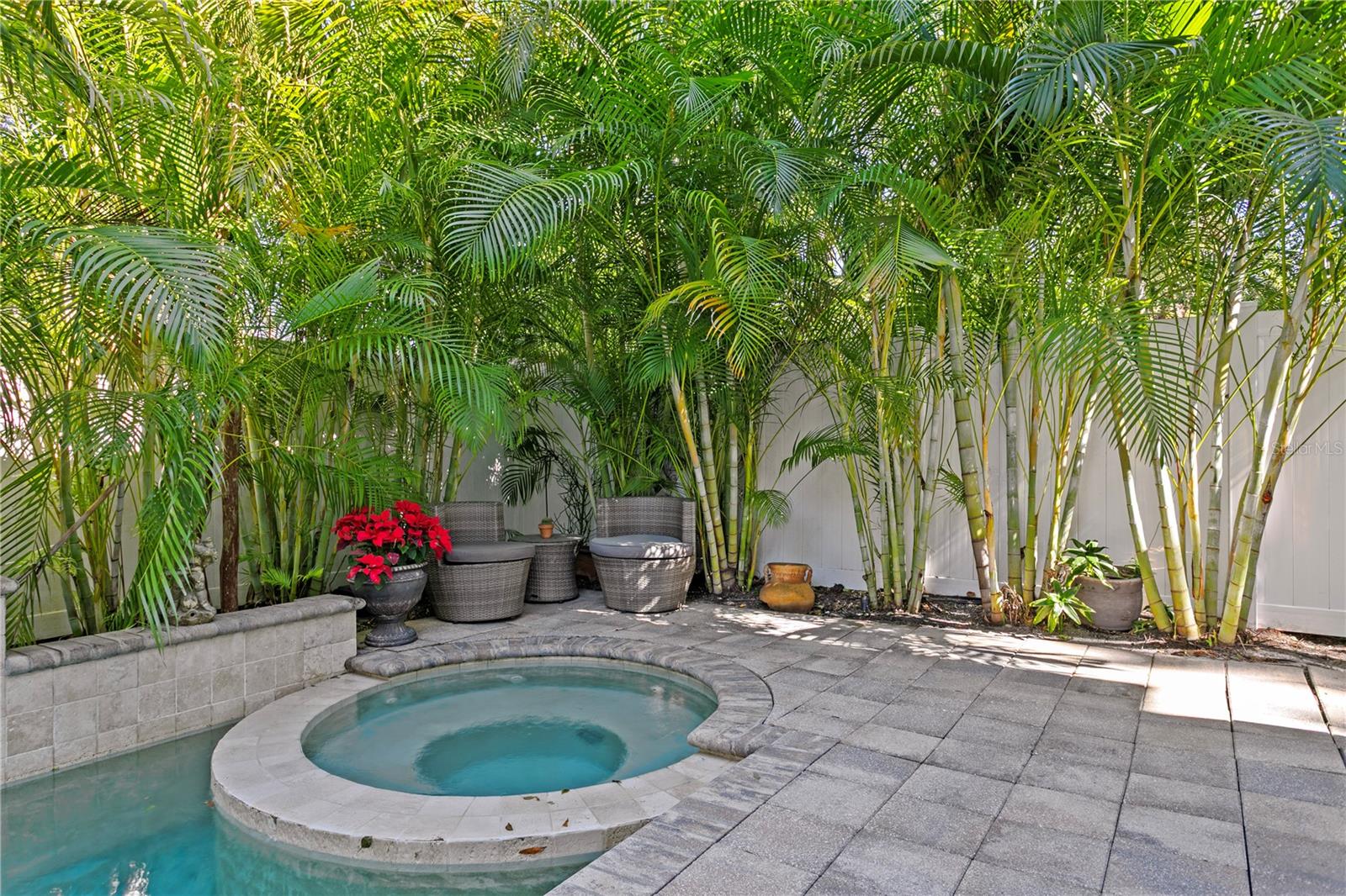 Listing photo id 63 for 3821 Santiago Street