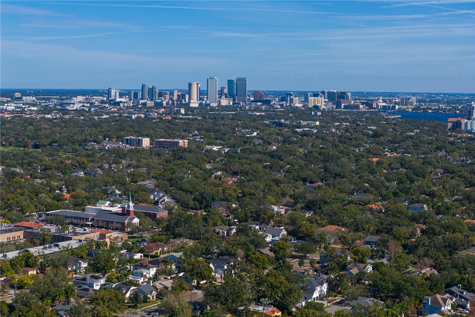 Listing photo id 75 for 3821 Santiago Street