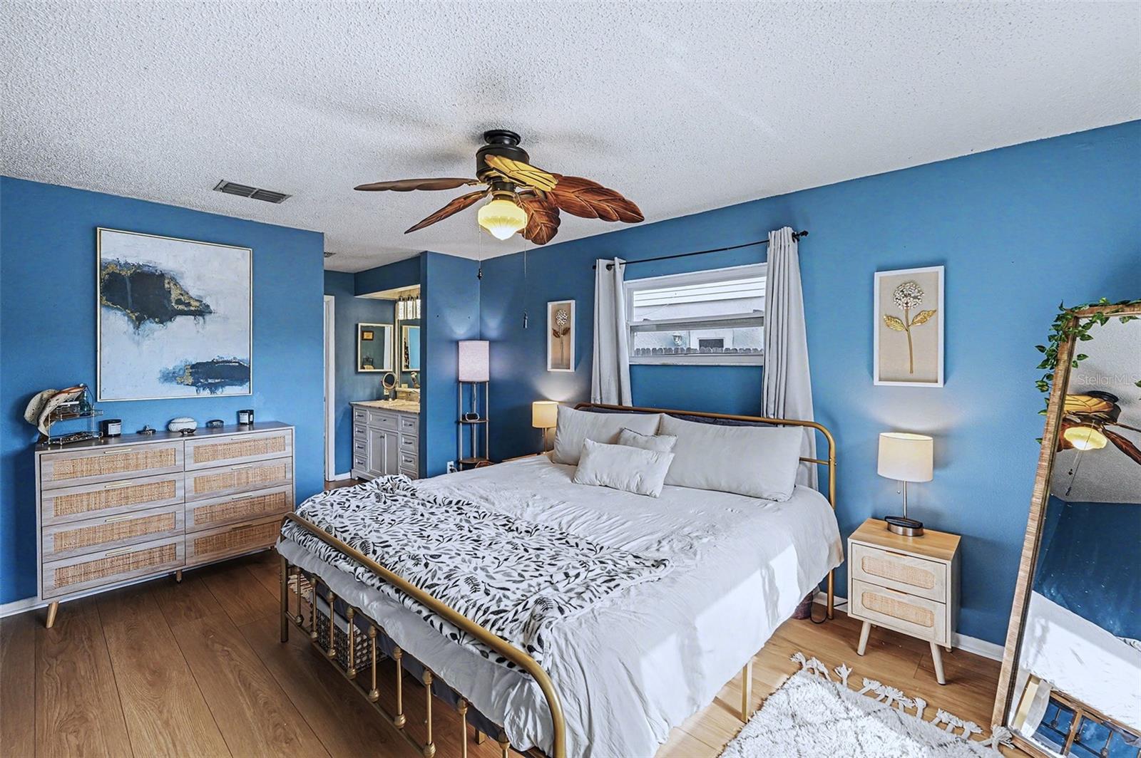 Image 16 of 35 For 8390 Somerset Drive