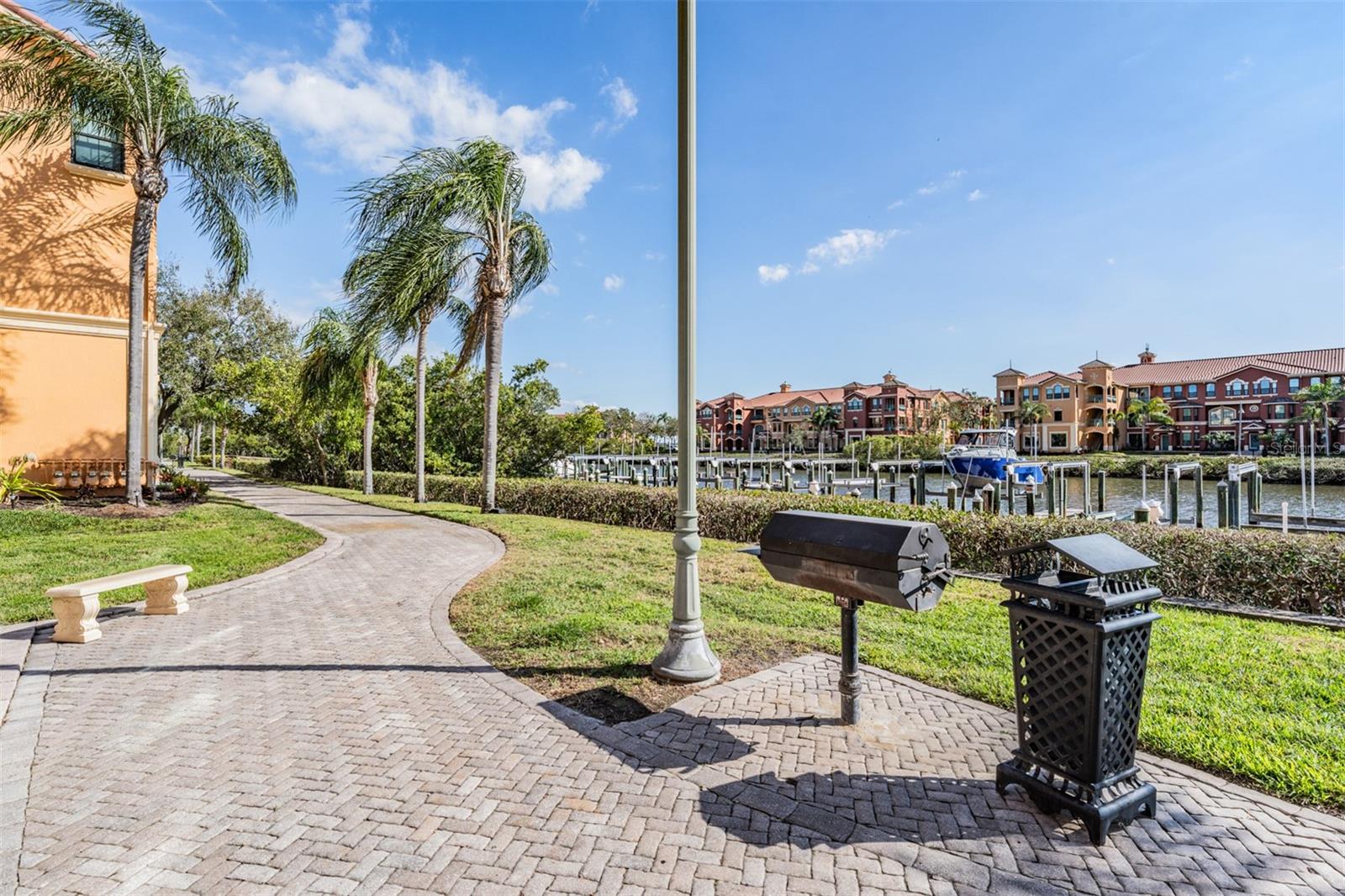 Image 36 of 58 For 2733 Via Cipriani  814a