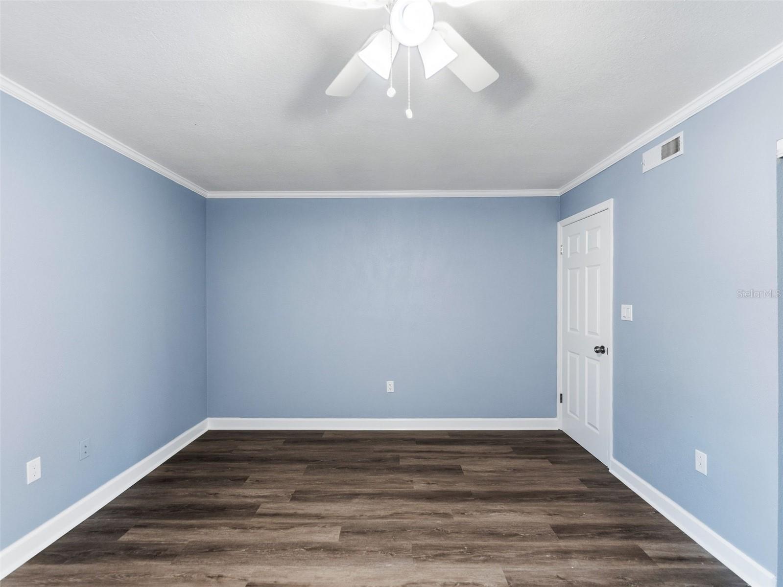 Image 21 of 30 For 1008 Lennox Road W