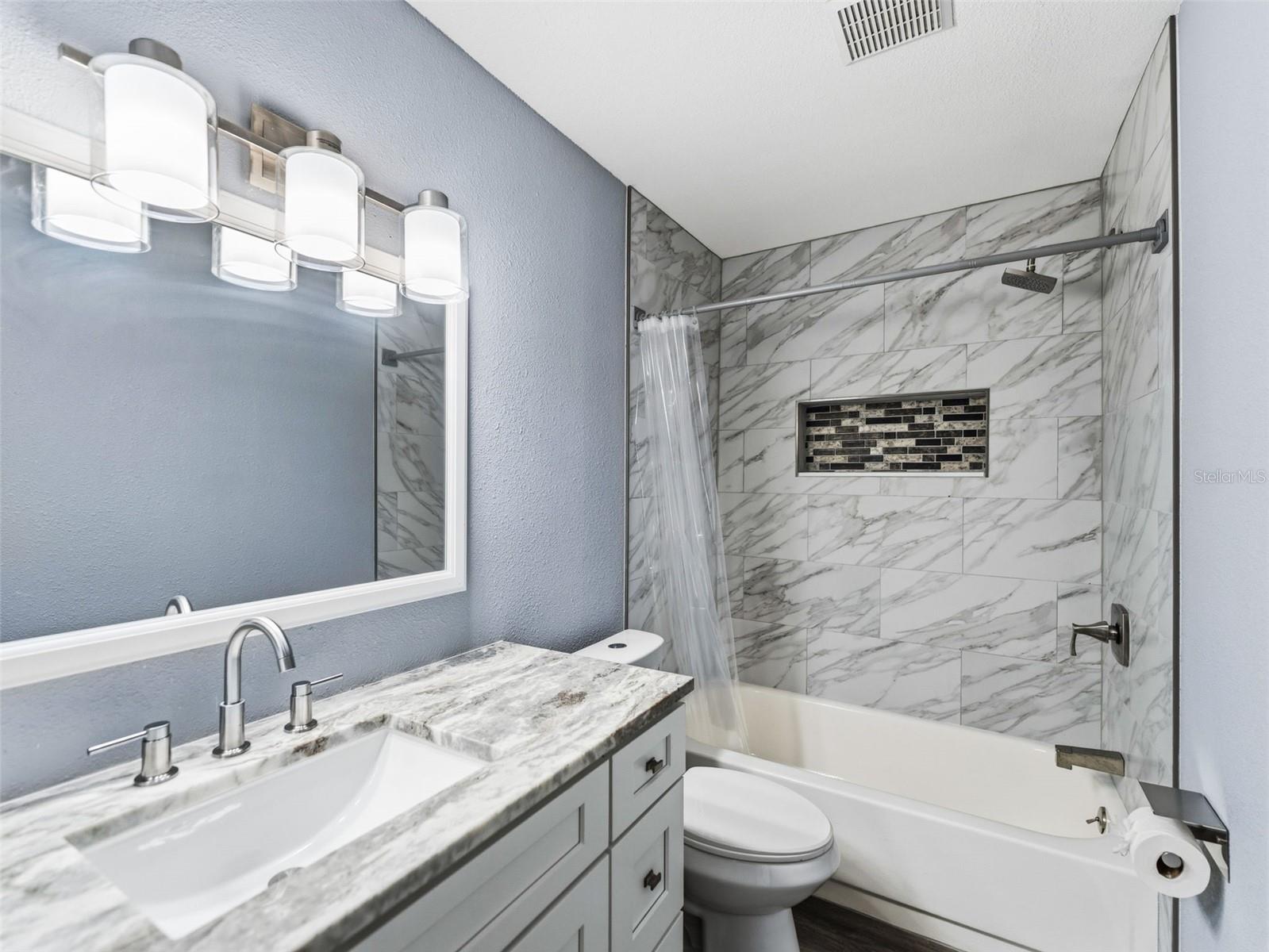 Image 22 of 30 For 1008 Lennox Road W