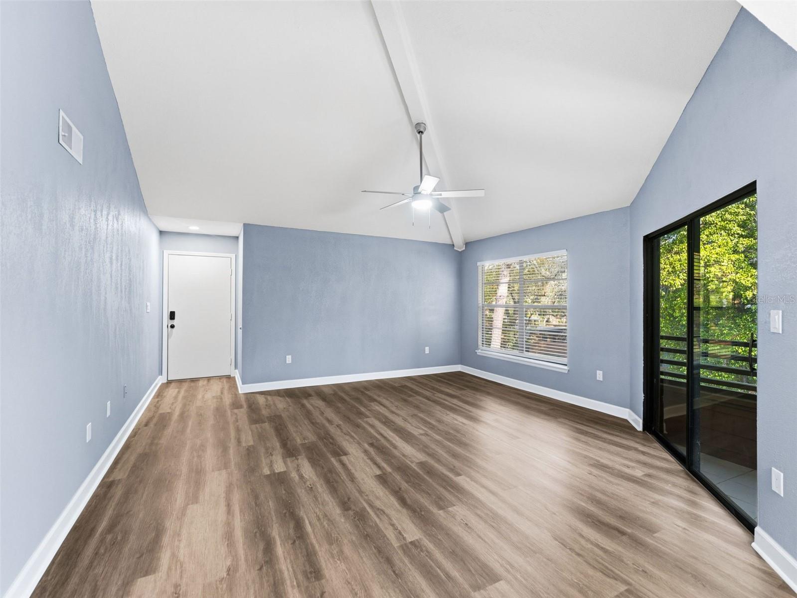 Image 5 of 30 For 1008 Lennox Road W