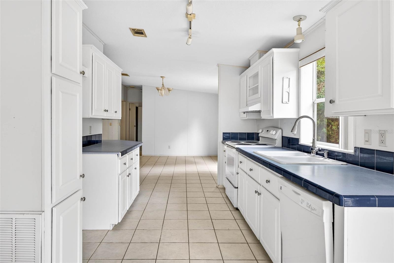 Image 8 of 24 For 6781 Grant Street