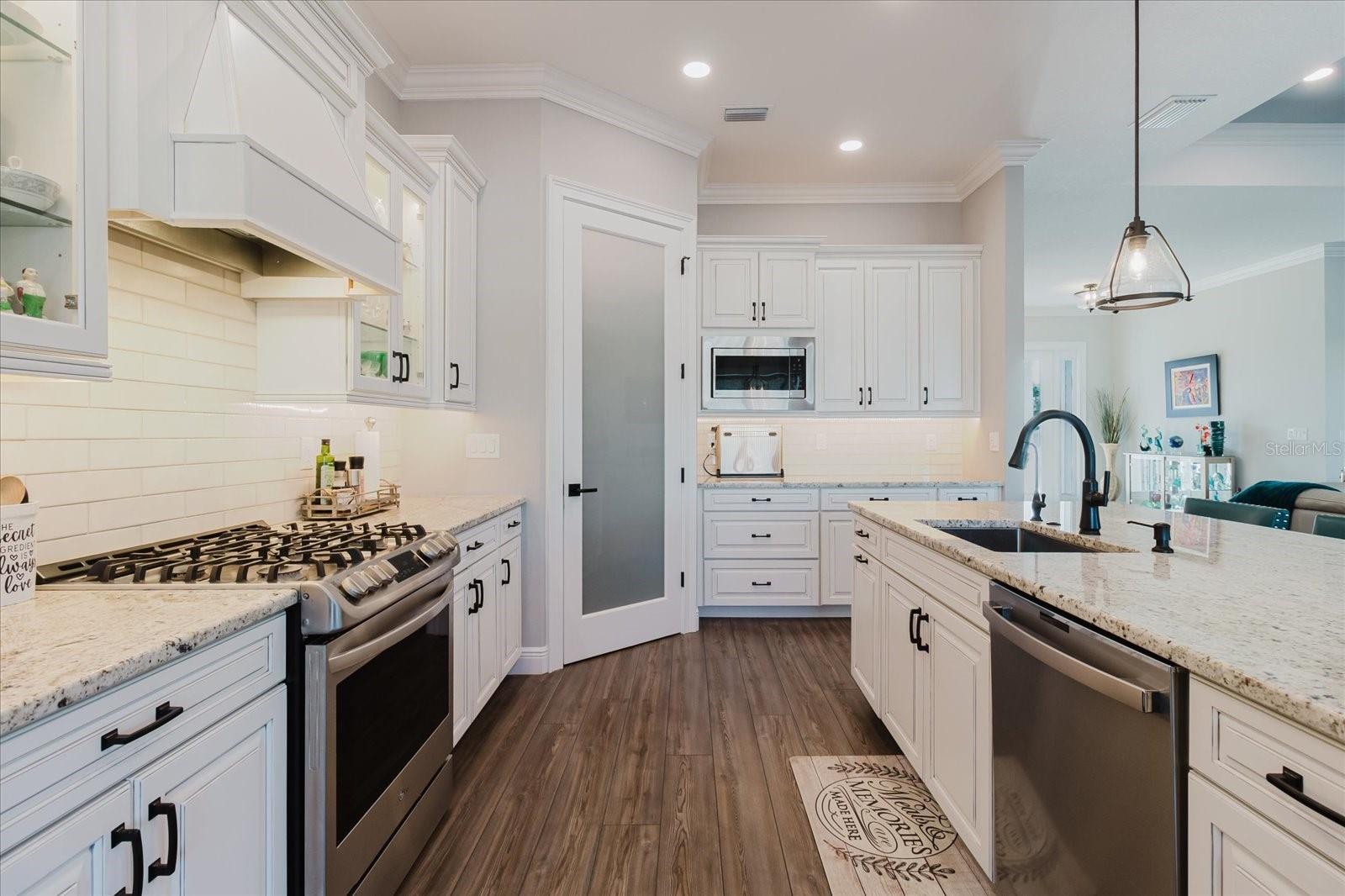 Image 25 of 75 For 216 High Street