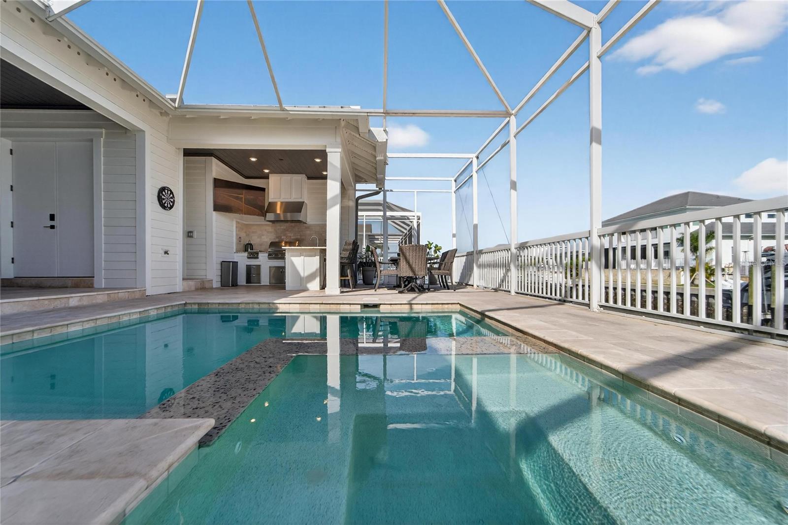 Listing photo id 0 for 613 Mirabay Boulevard