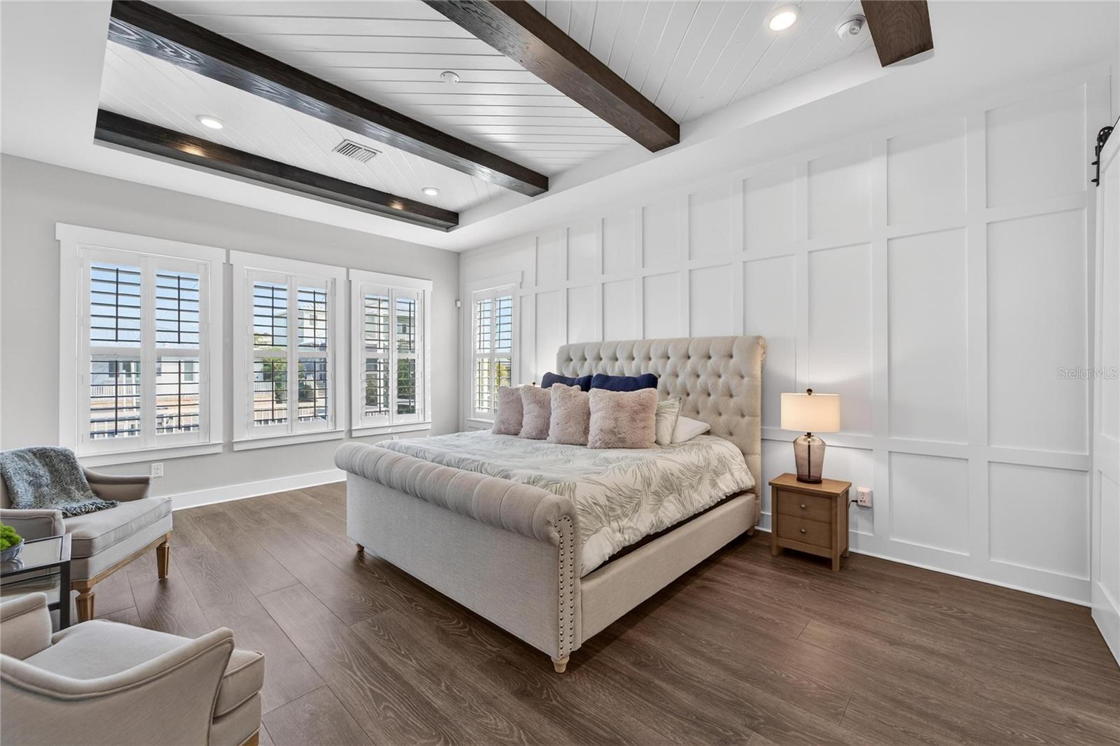 Listing photo id 25 for 613 Mirabay Boulevard