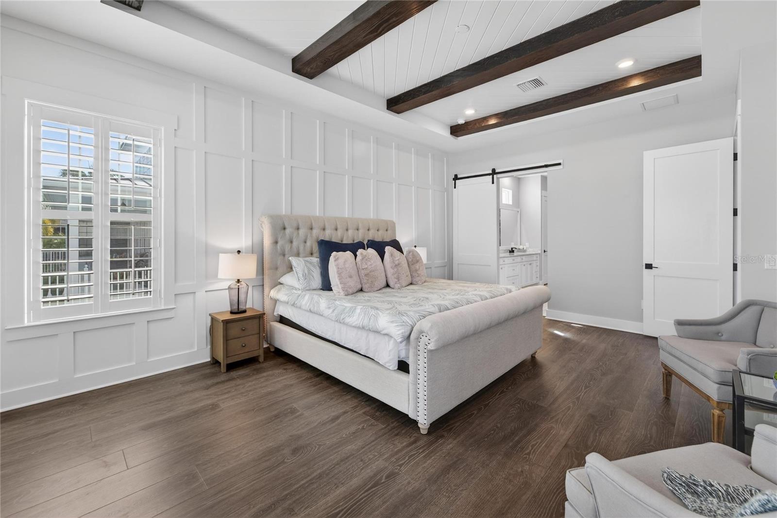 Listing photo id 27 for 613 Mirabay Boulevard