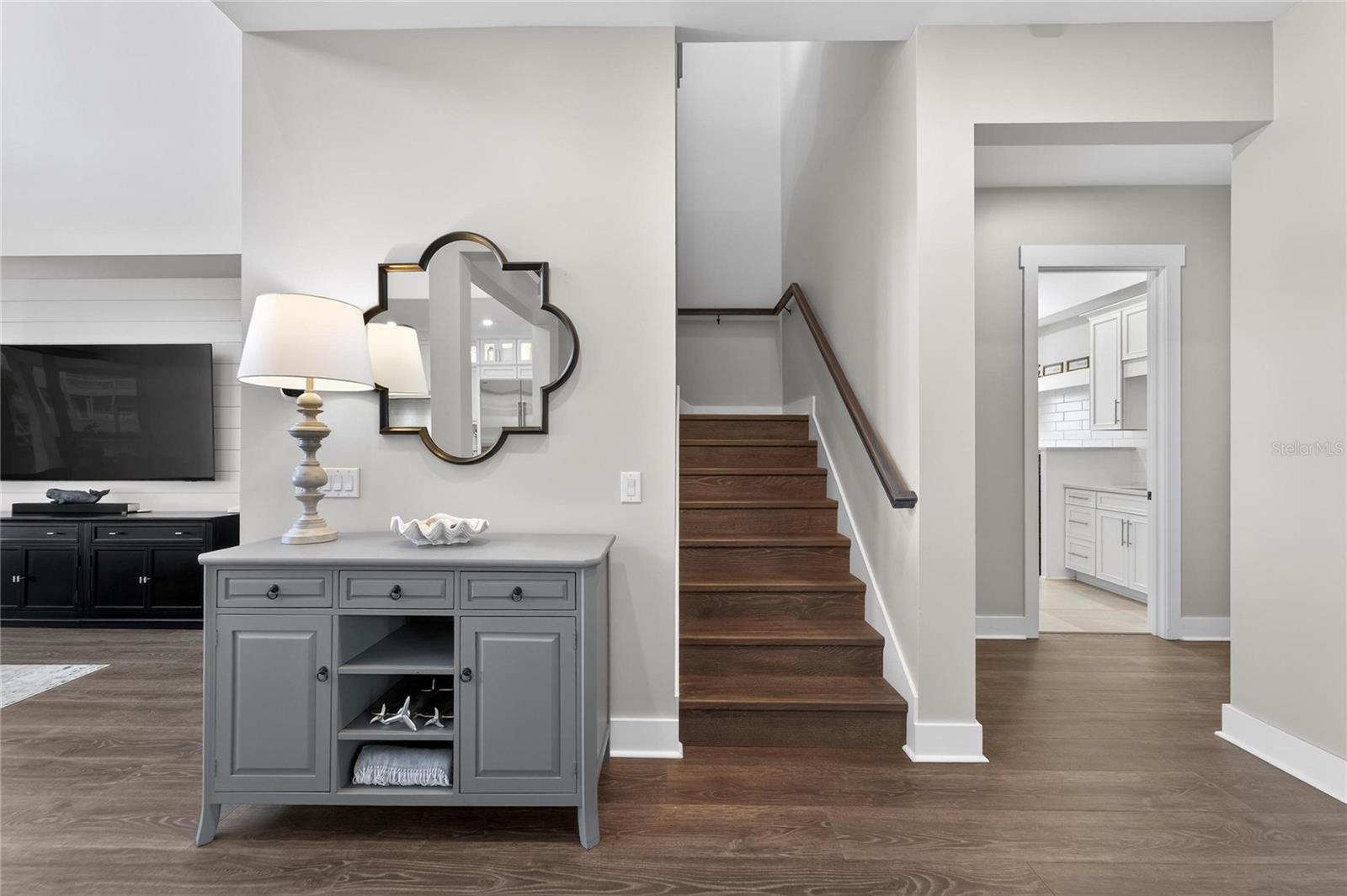 Listing photo id 46 for 613 Mirabay Boulevard