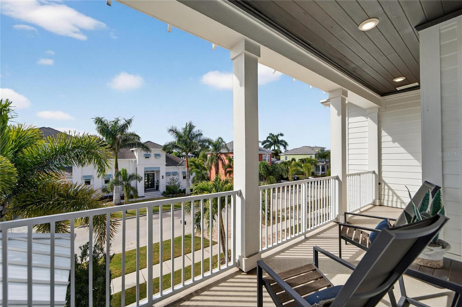 Listing photo id 54 for 613 Mirabay Boulevard