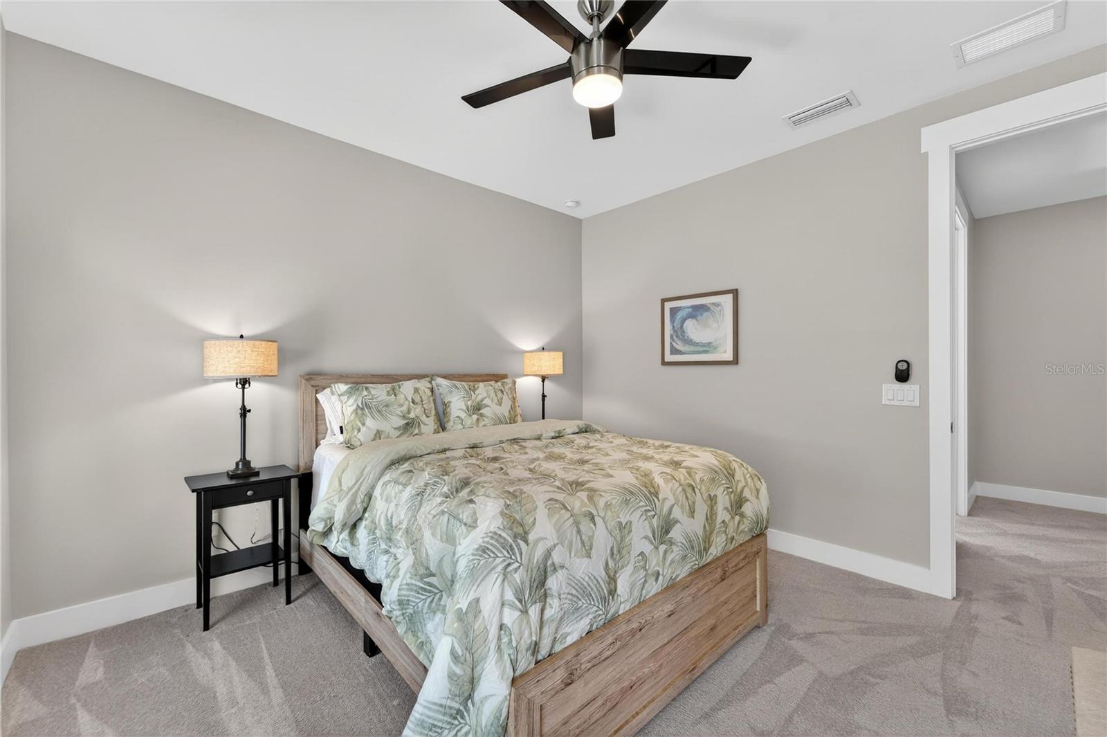 Listing photo id 60 for 613 Mirabay Boulevard