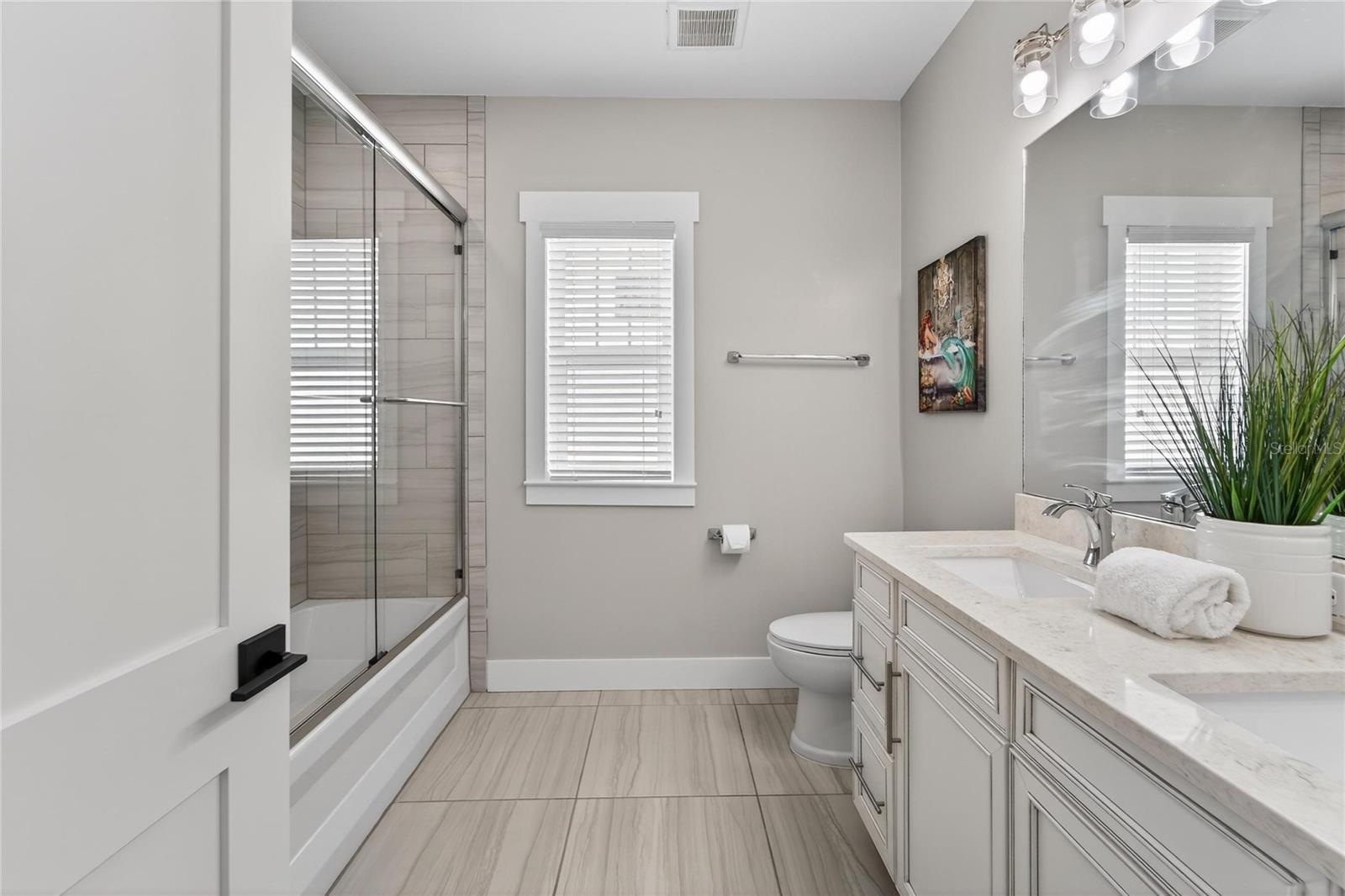 Listing photo id 62 for 613 Mirabay Boulevard