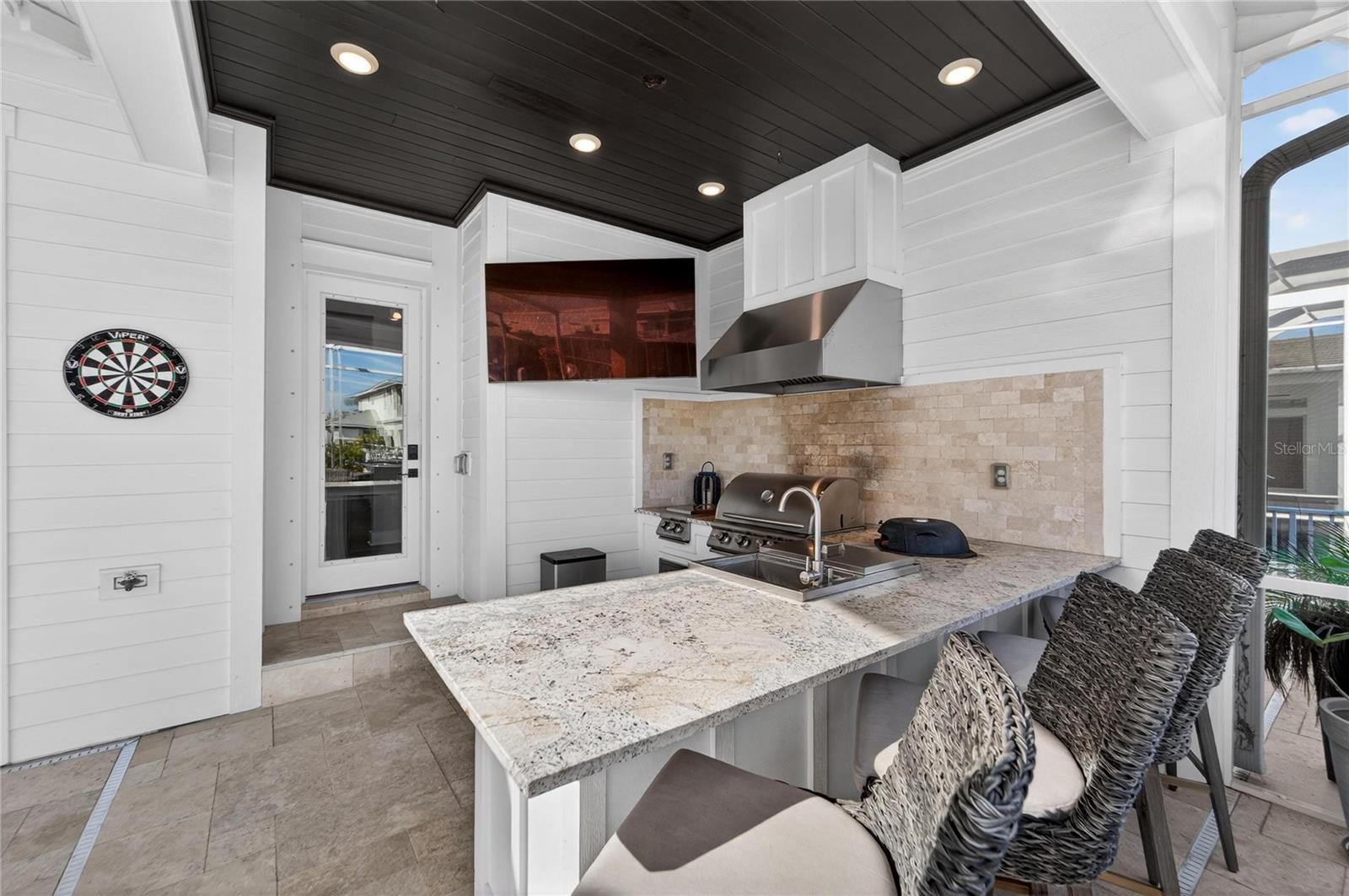 Listing photo id 70 for 613 Mirabay Boulevard