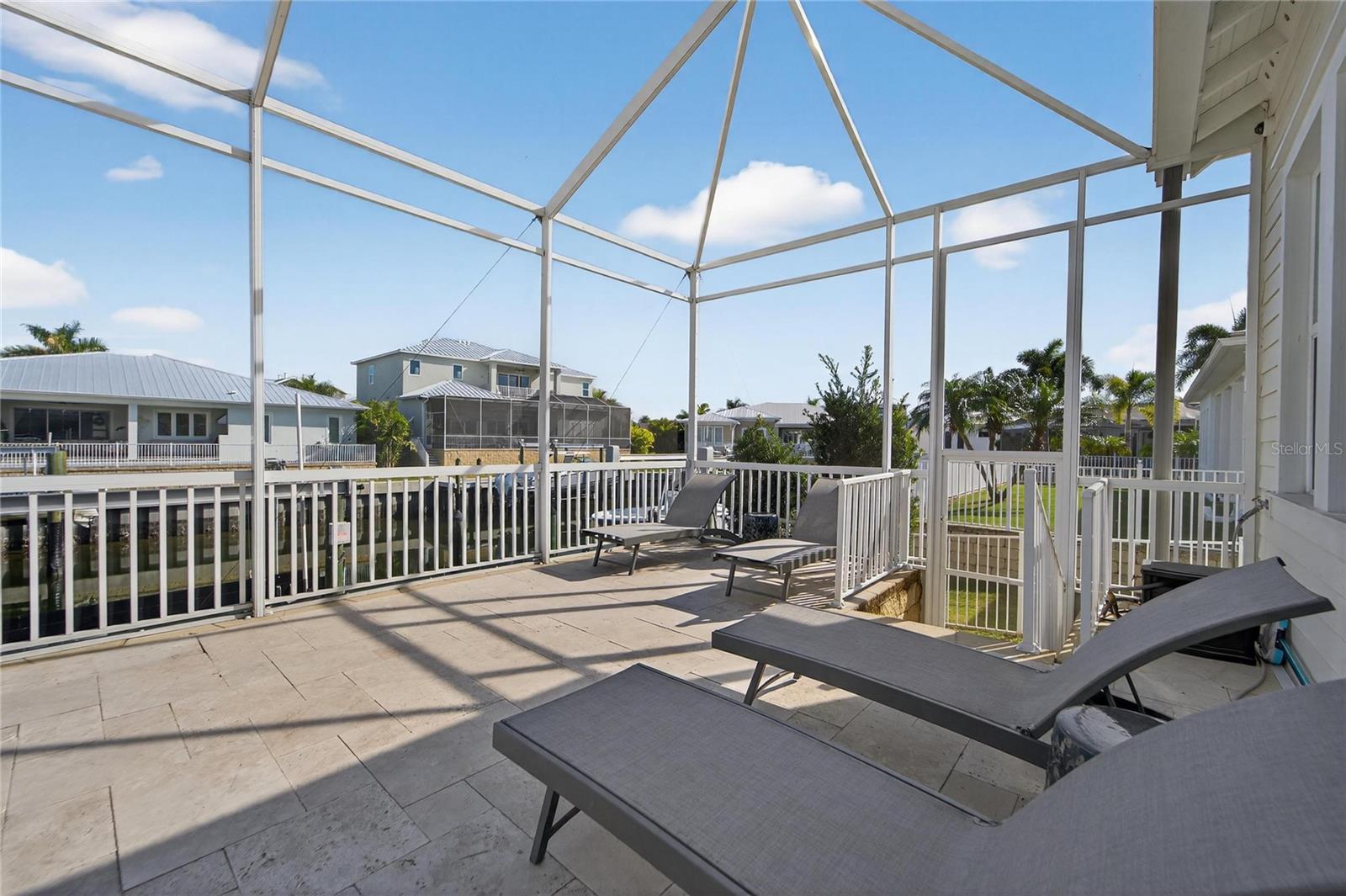 Listing photo id 76 for 613 Mirabay Boulevard
