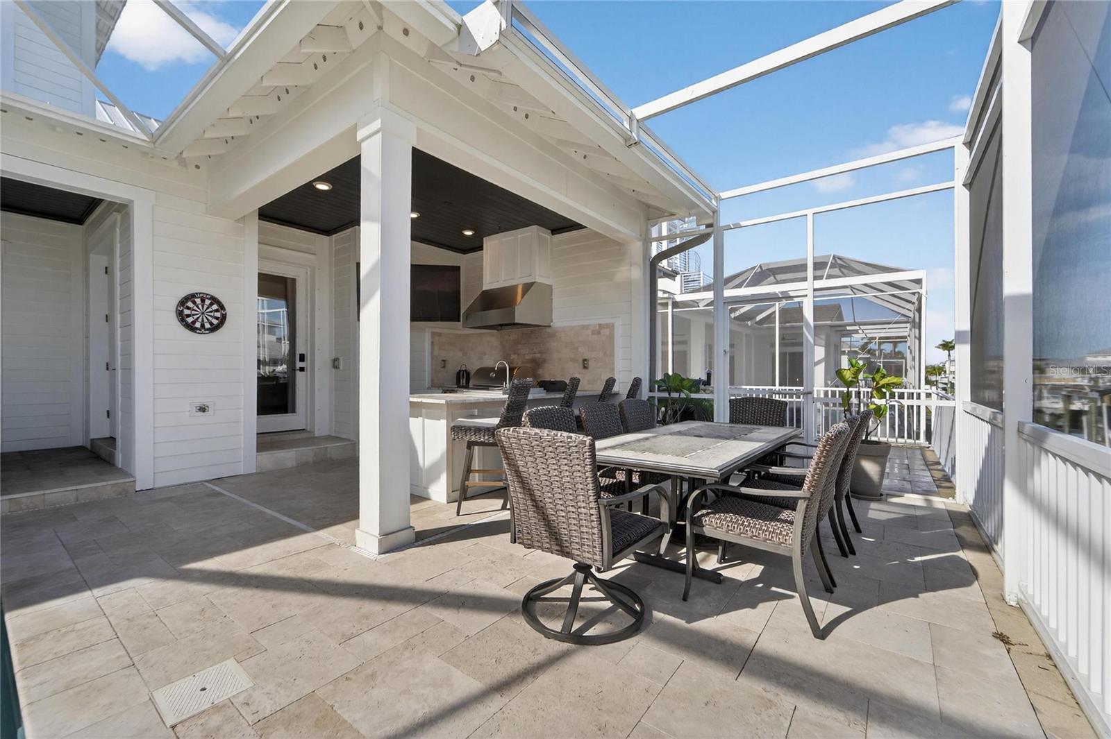 Listing photo id 77 for 613 Mirabay Boulevard