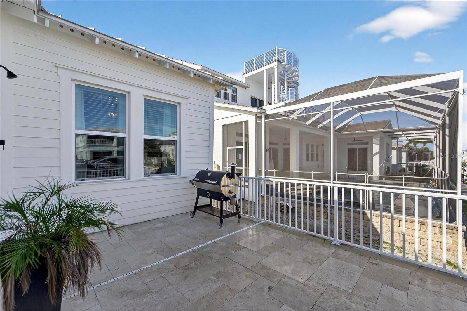 Listing photo id 79 for 613 Mirabay Boulevard