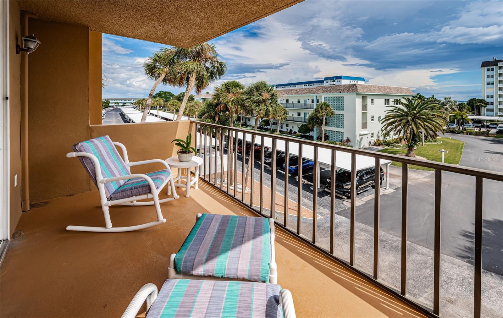 Image 10 of 67 For 9 Haig Place 312