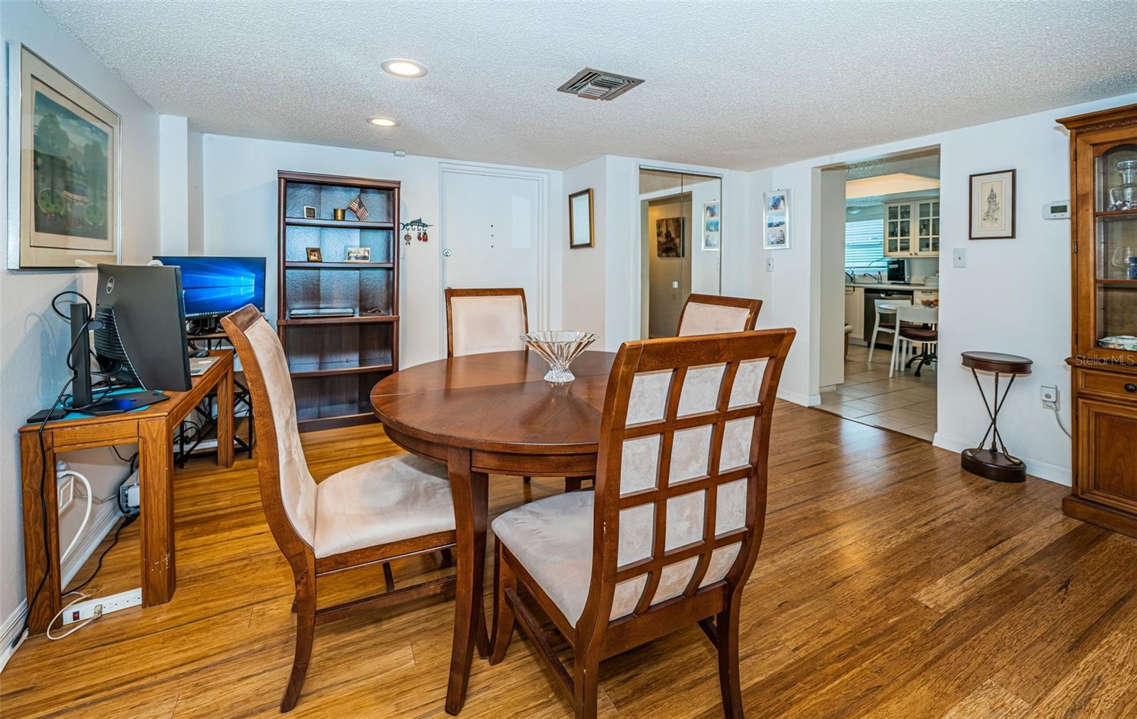 Image 15 of 67 For 9 Haig Place 312