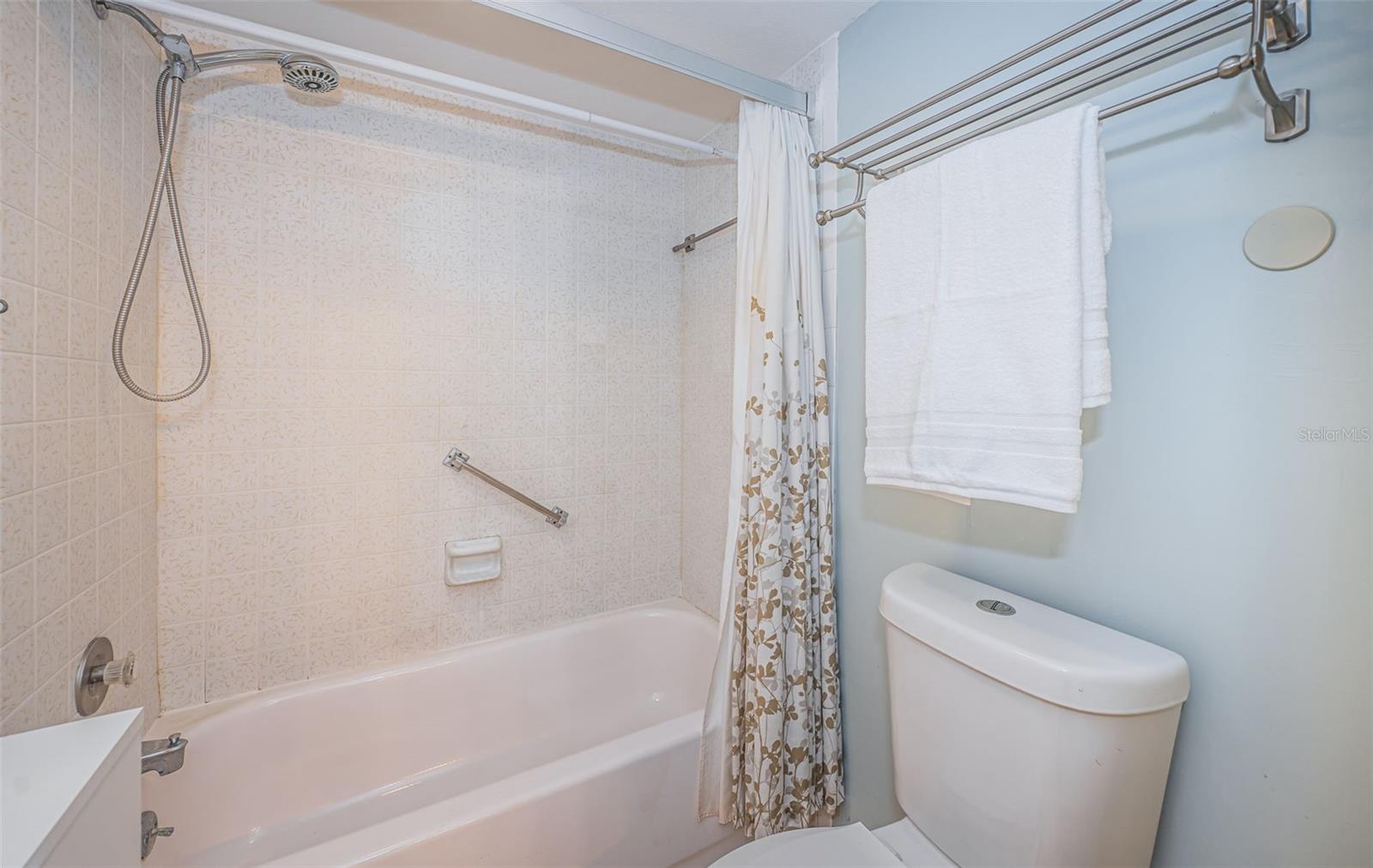 Image 26 of 67 For 9 Haig Place 312