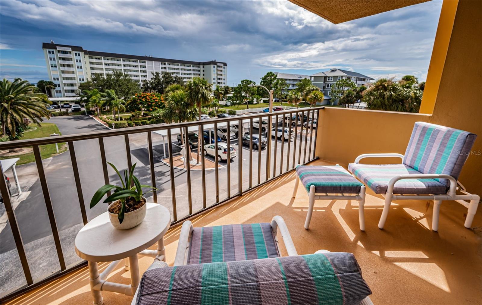 Image 8 of 67 For 9 Haig Place 312