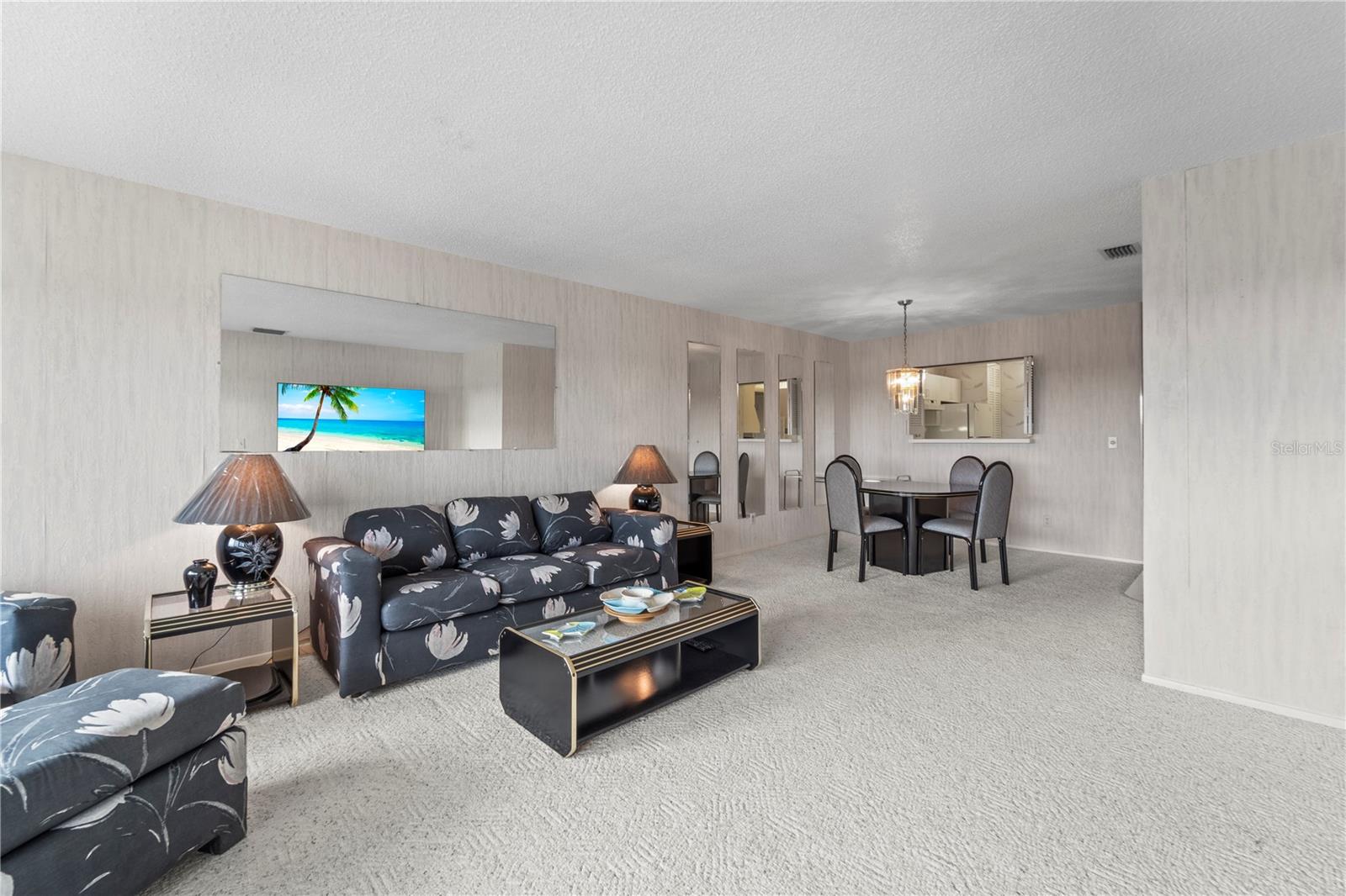 Image 11 of 52 For 100 Bluff View Drive 609a