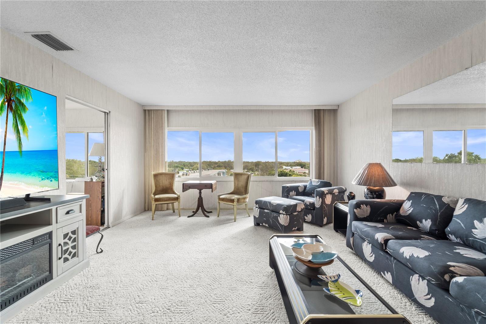 Image 12 of 52 For 100 Bluff View Drive 609a