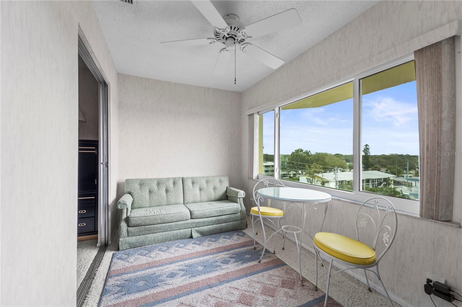 Image 21 of 52 For 100 Bluff View Drive 609a