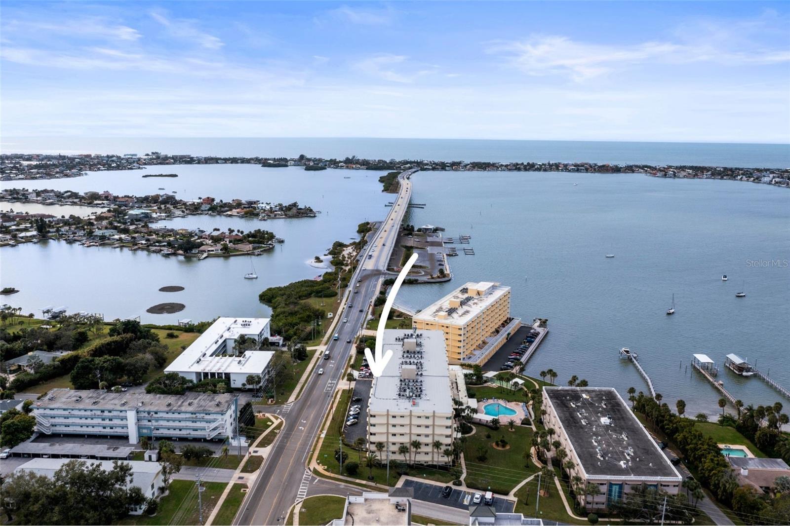 Image 31 of 52 For 100 Bluff View Drive 609a