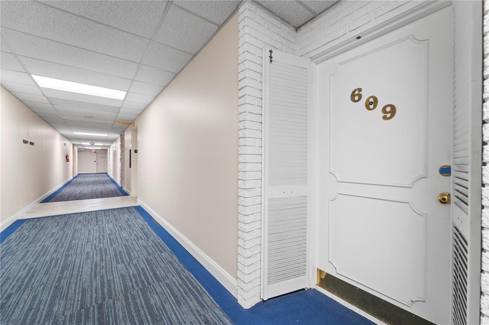 Image 4 of 52 For 100 Bluff View Drive 609a