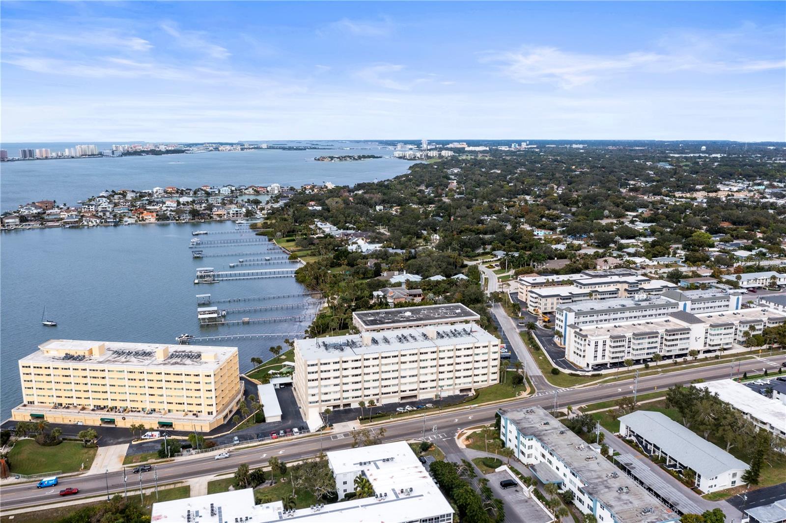 Image 40 of 52 For 100 Bluff View Drive 609a