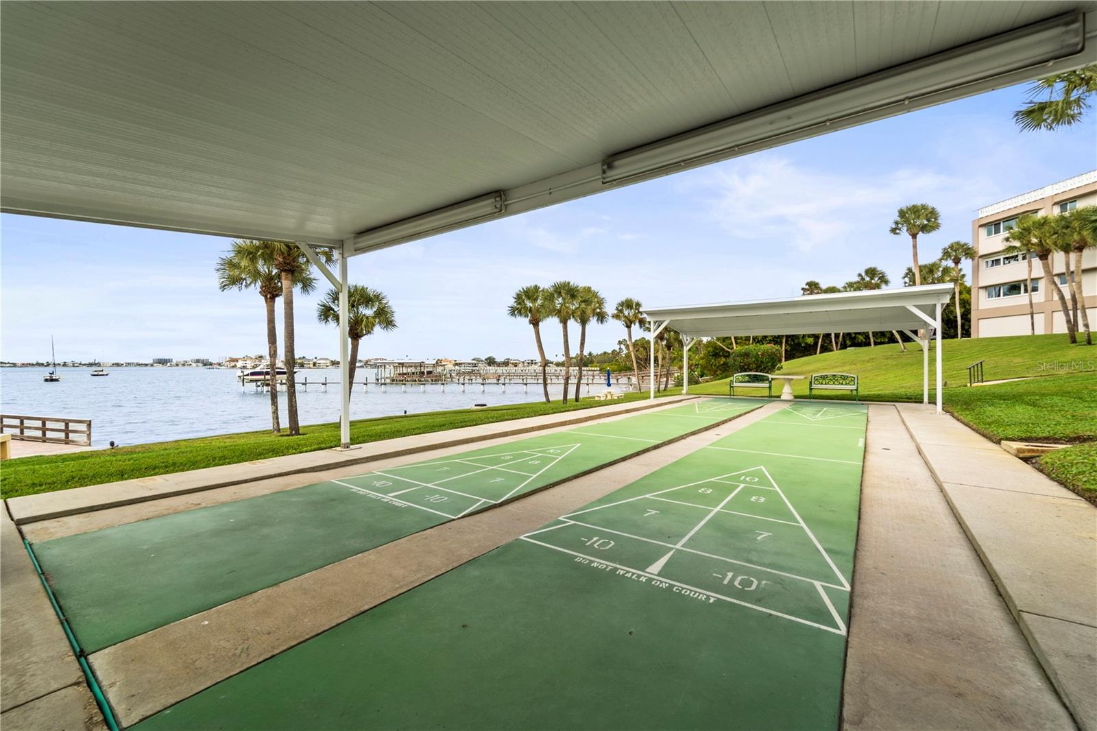 Image 51 of 52 For 100 Bluff View Drive 609a