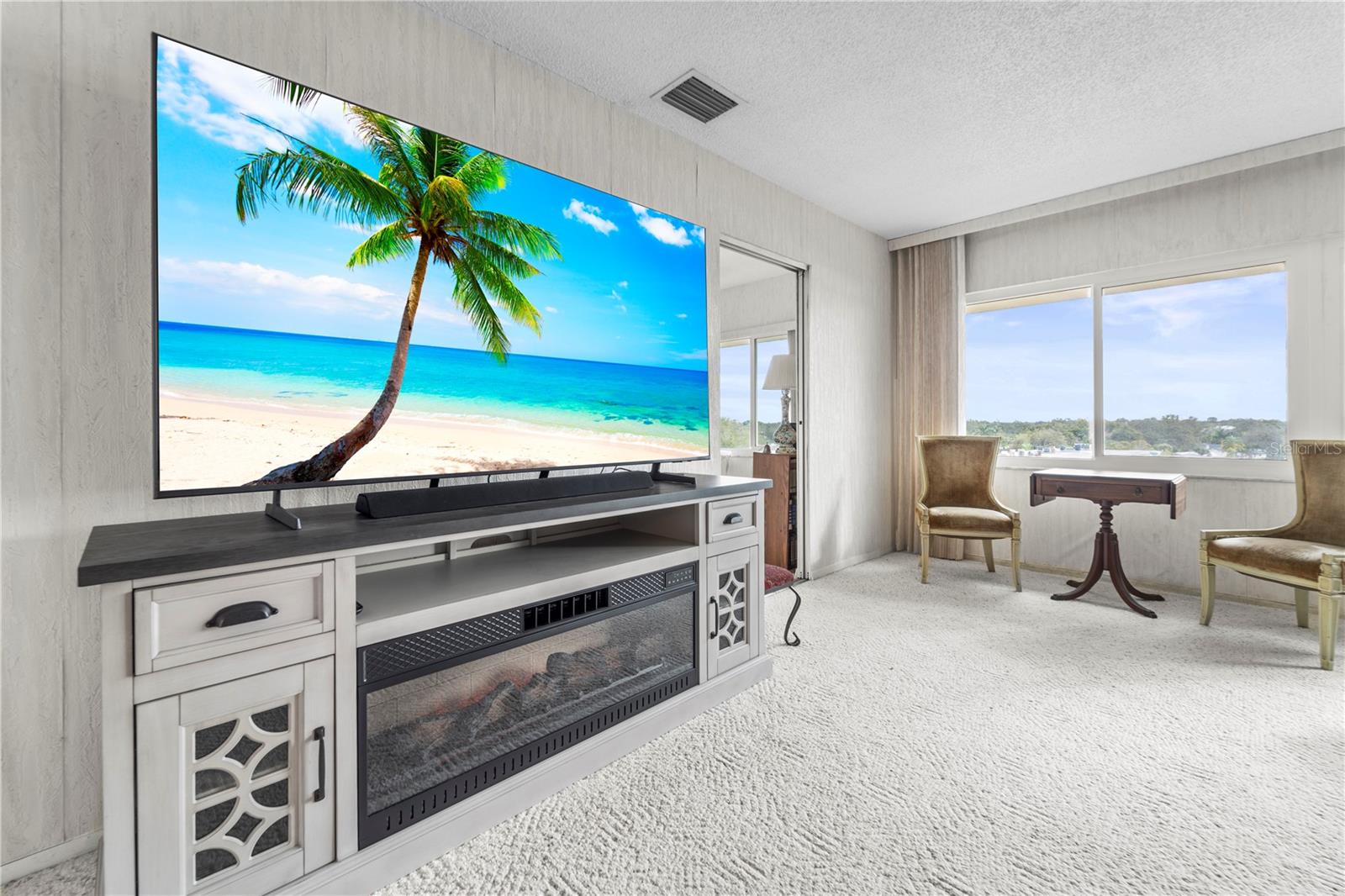 Image 8 of 52 For 100 Bluff View Drive 609a