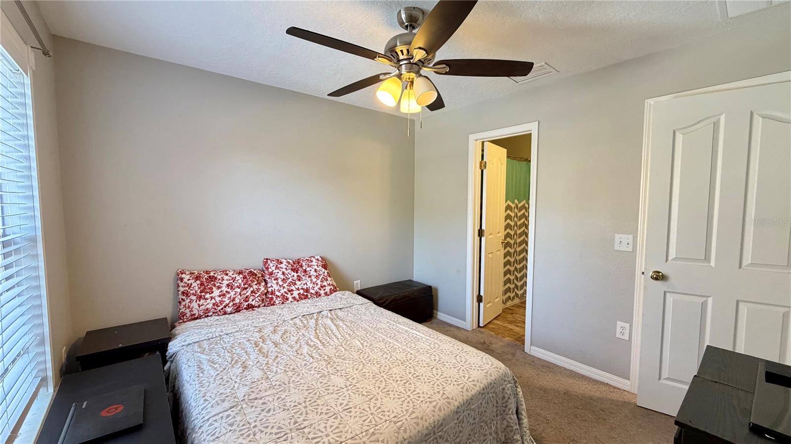 Image 14 of 43 For 6930 Hawthorne Trace Lane