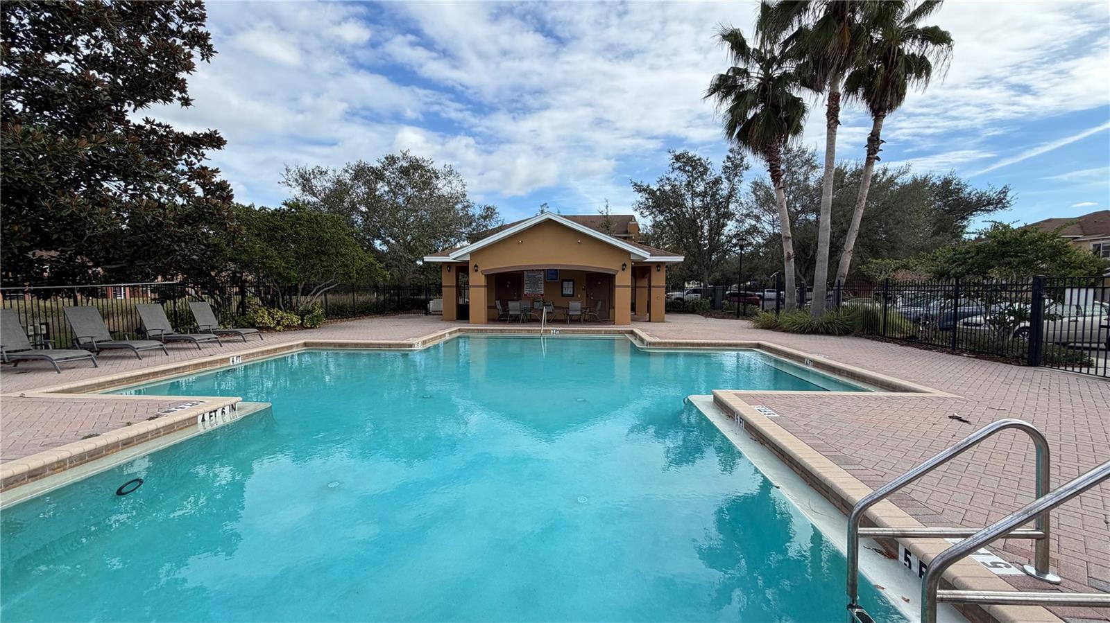 Image 32 of 43 For 6930 Hawthorne Trace Lane