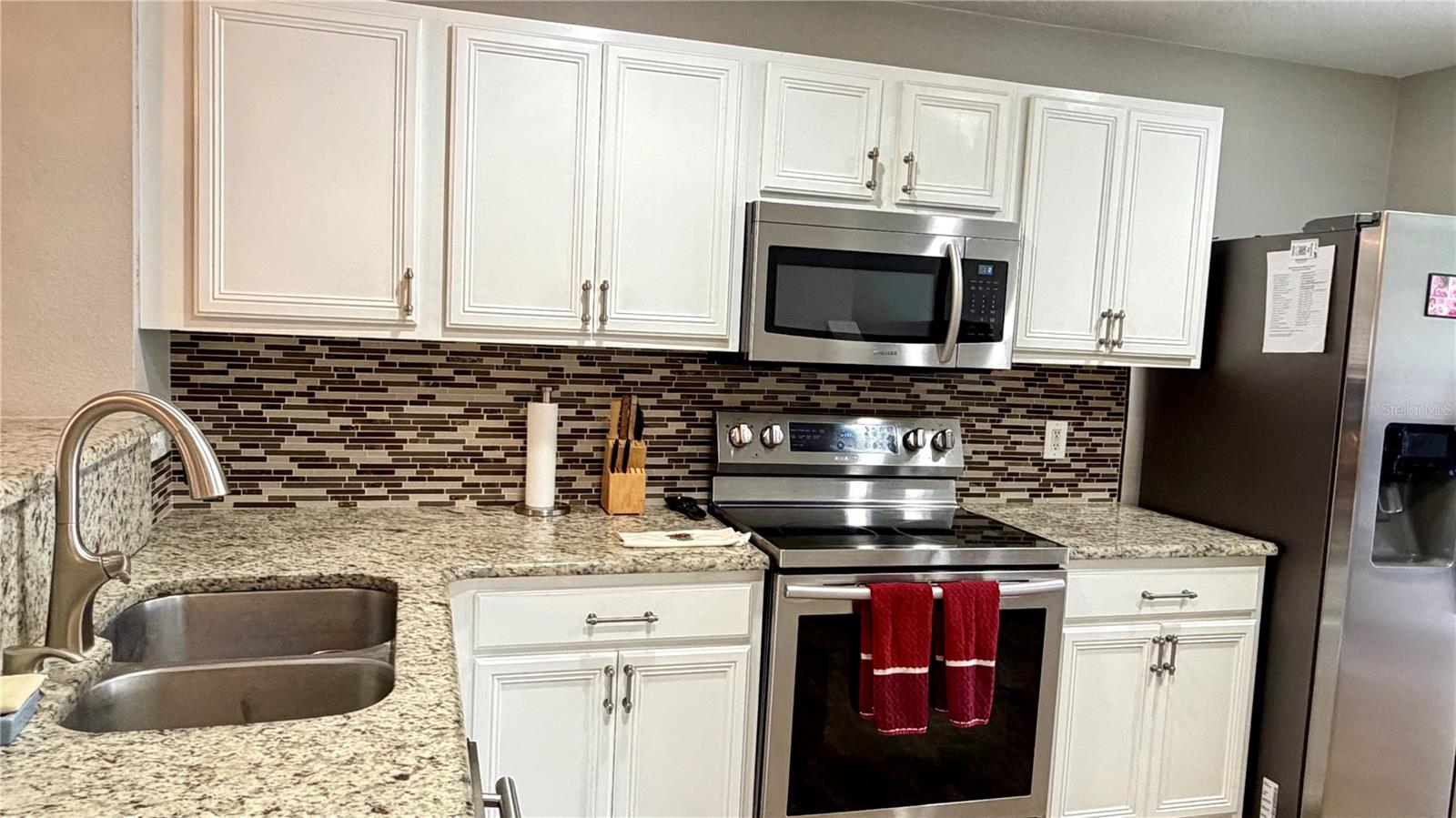 Image 7 of 43 For 6930 Hawthorne Trace Lane