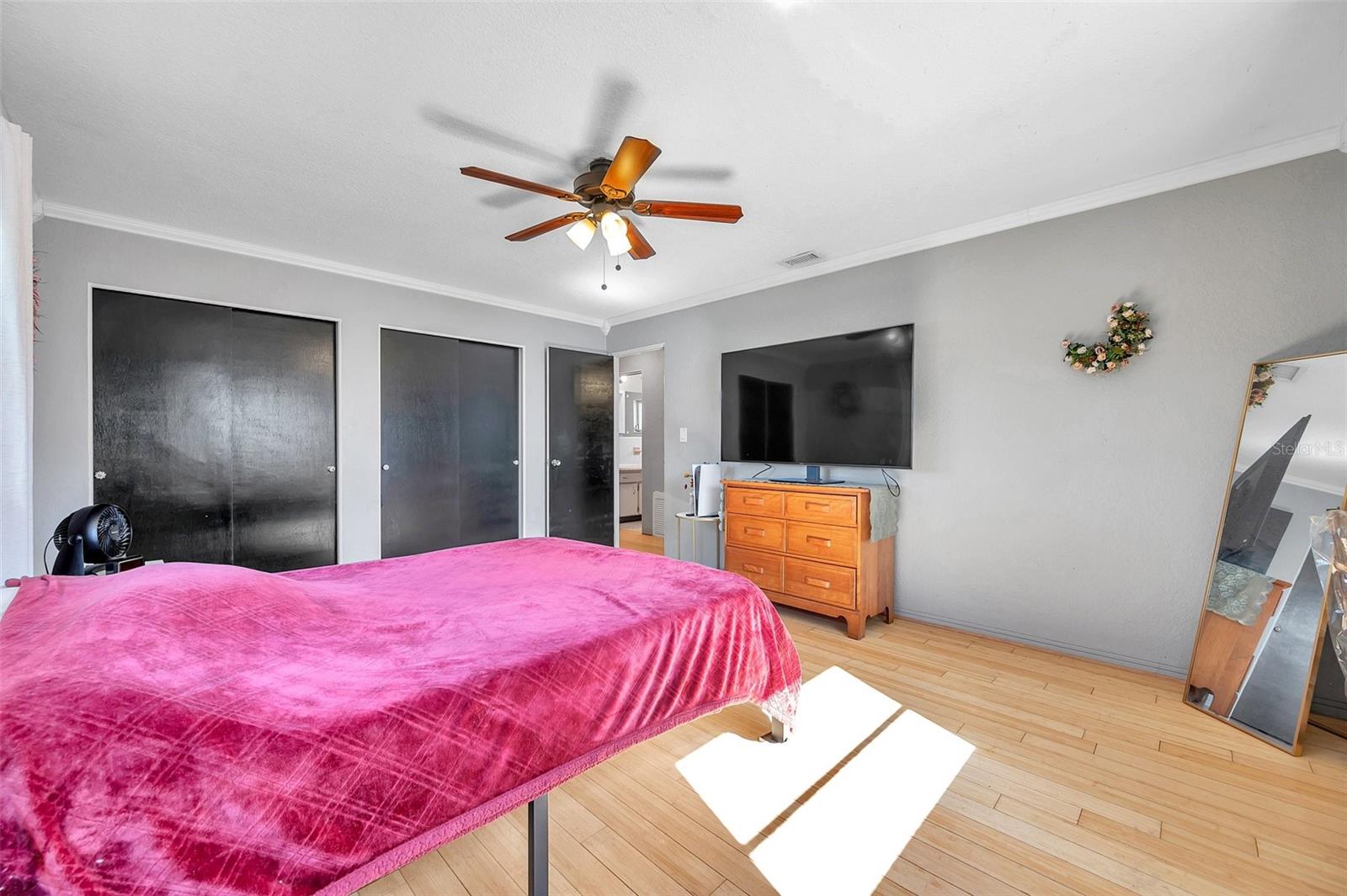 Image 21 of 46 For 2825 60th Street N