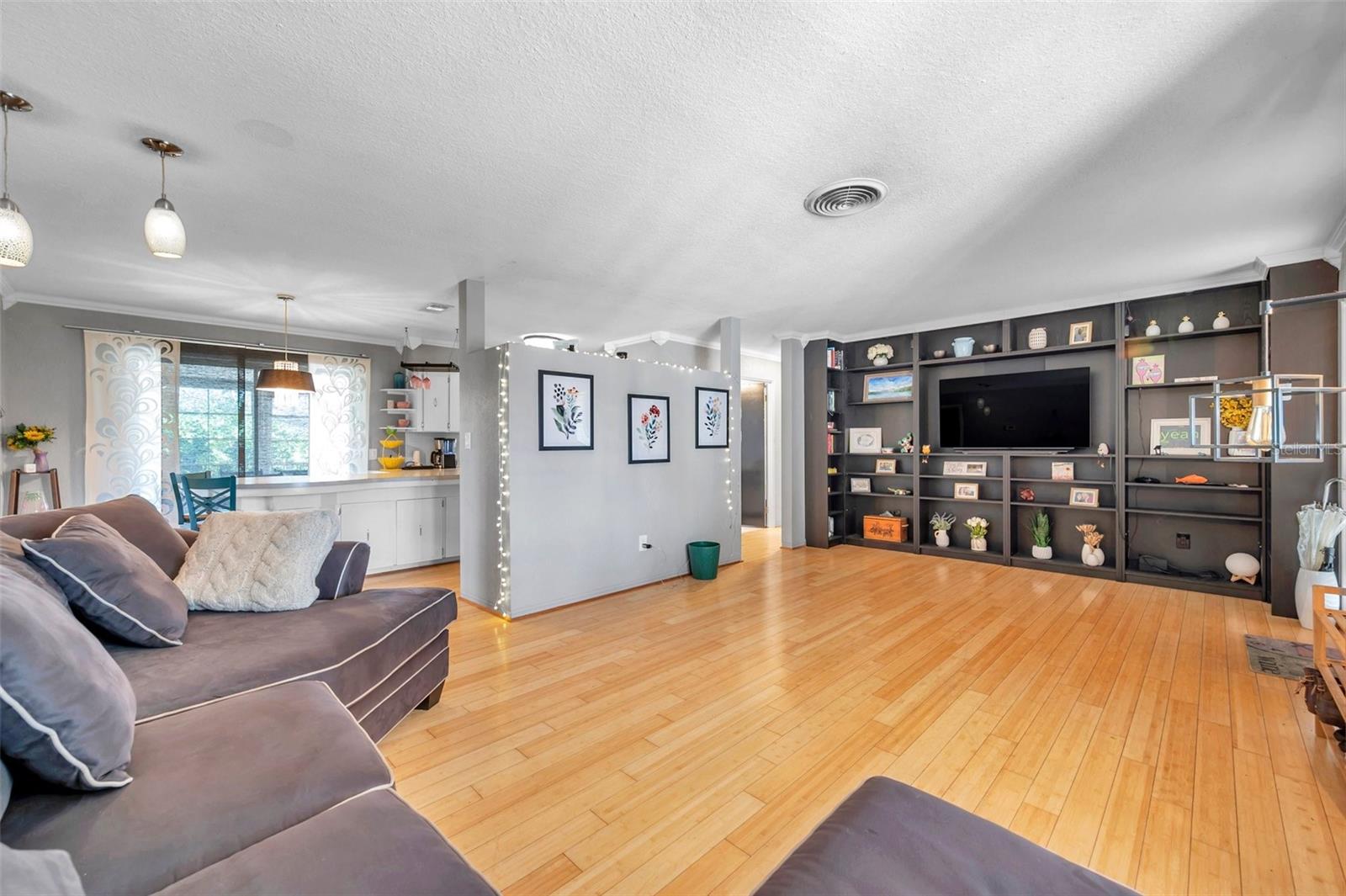 Image 8 of 46 For 2825 60th Street N