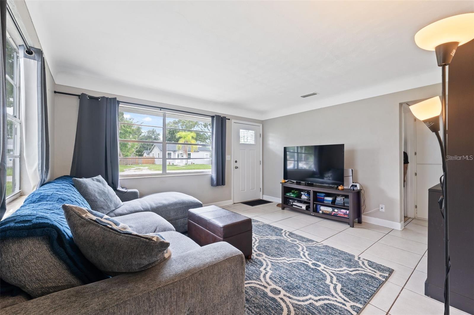 Image 6 of 33 For 3531 6th Avenue S